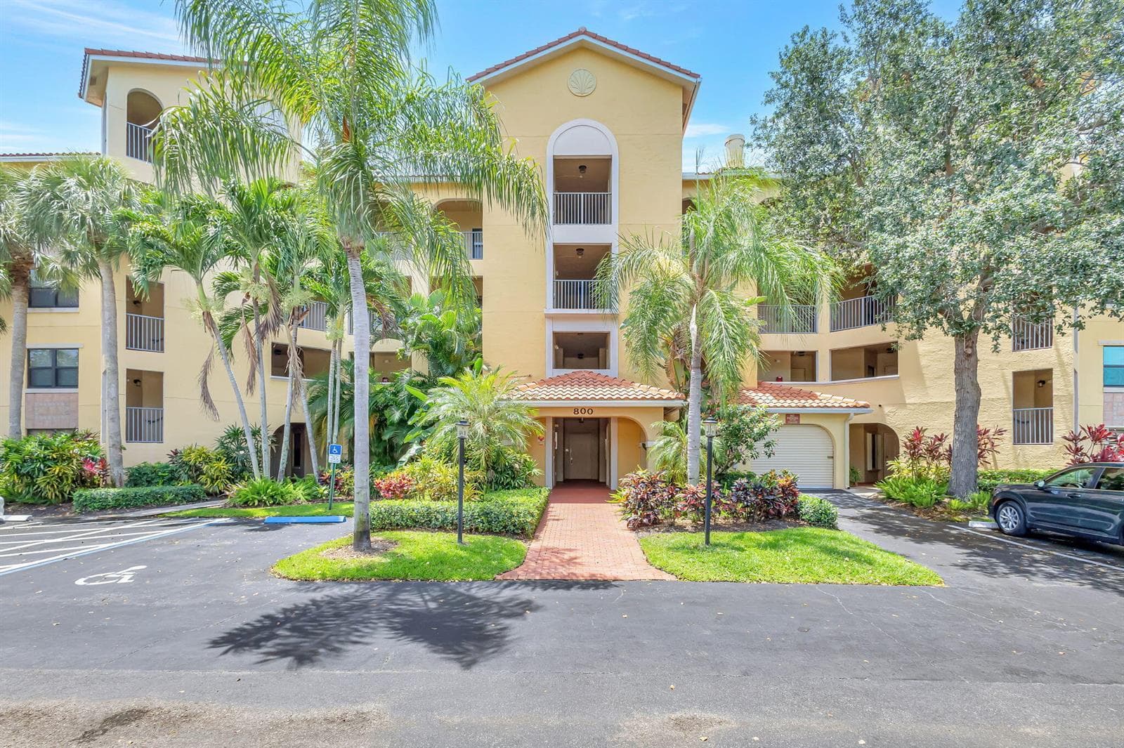 800 Uno Lago Drive # 302, Juno Beach, FL 33408 photo 2