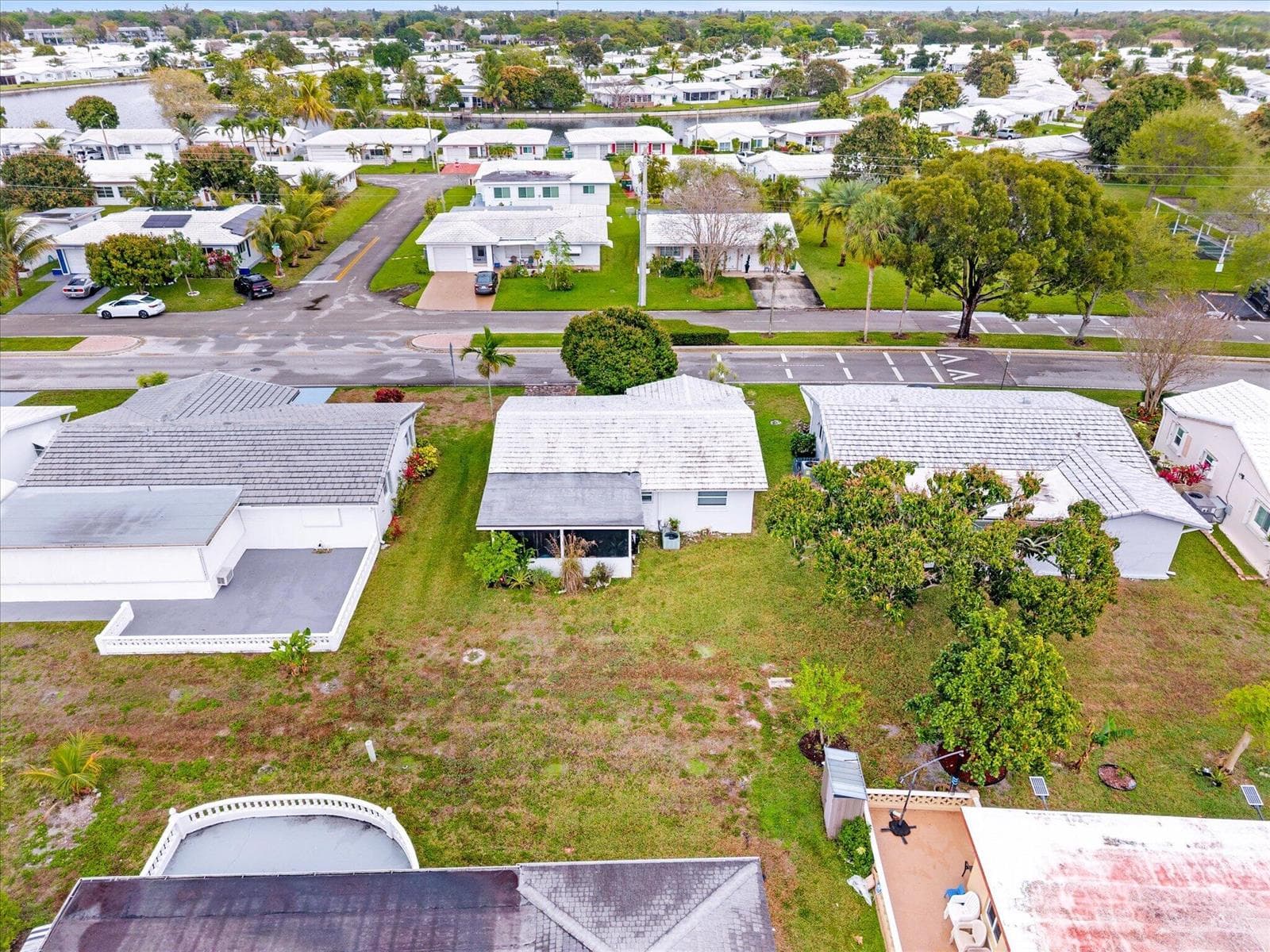 5713 NW 84th Terrace, Tamarac, FL 33321 photo 2