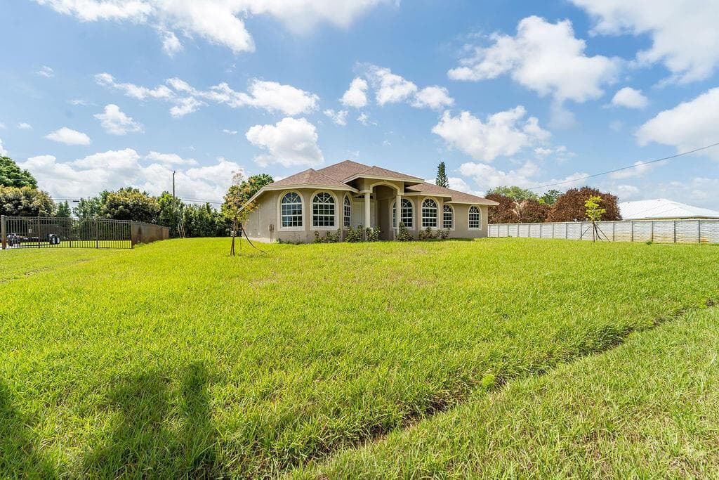 376 SW Paar Drive, Port St. Lucie, FL 34953 photo 5