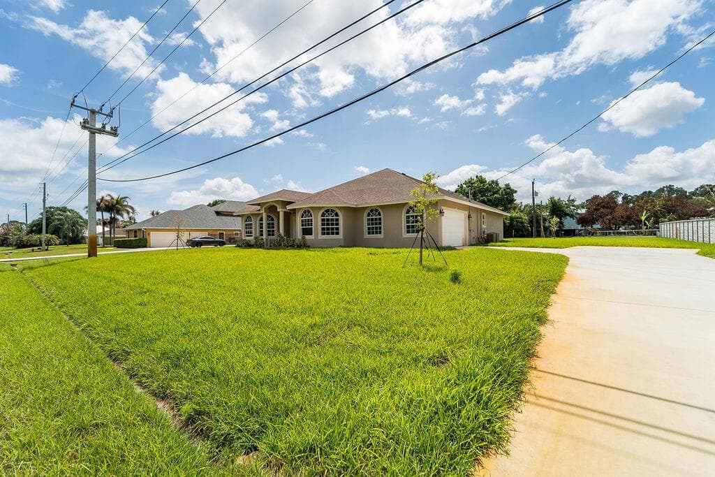 376 SW Paar Drive, Port St. Lucie, FL 34953 photo 4