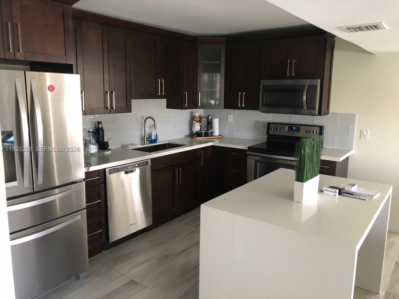 7135 Collins Ave # 525, Miami Beach, FL 33141