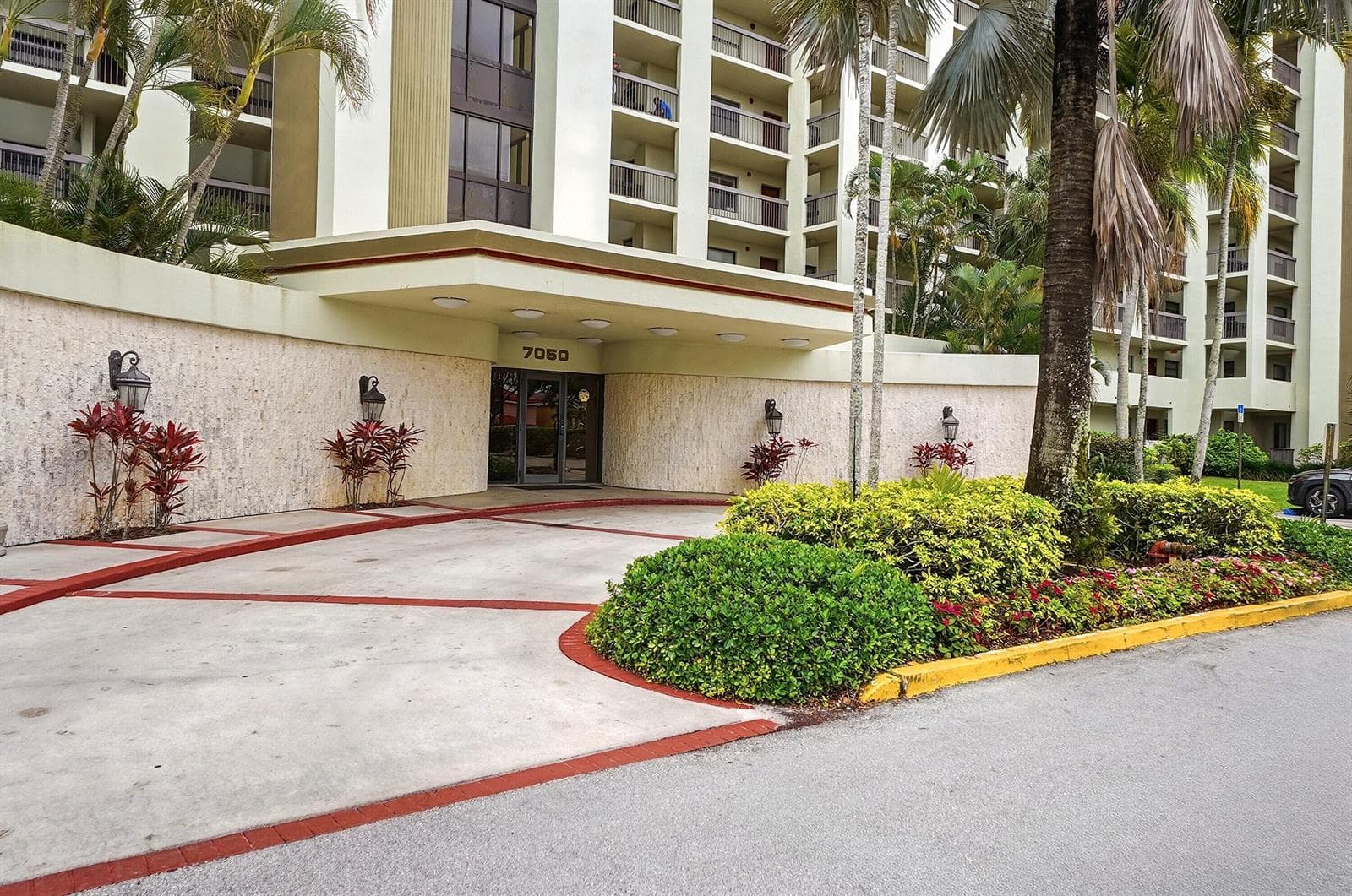7050 NW 44th Street # 705, Lauderhill, FL 33319 photo 3