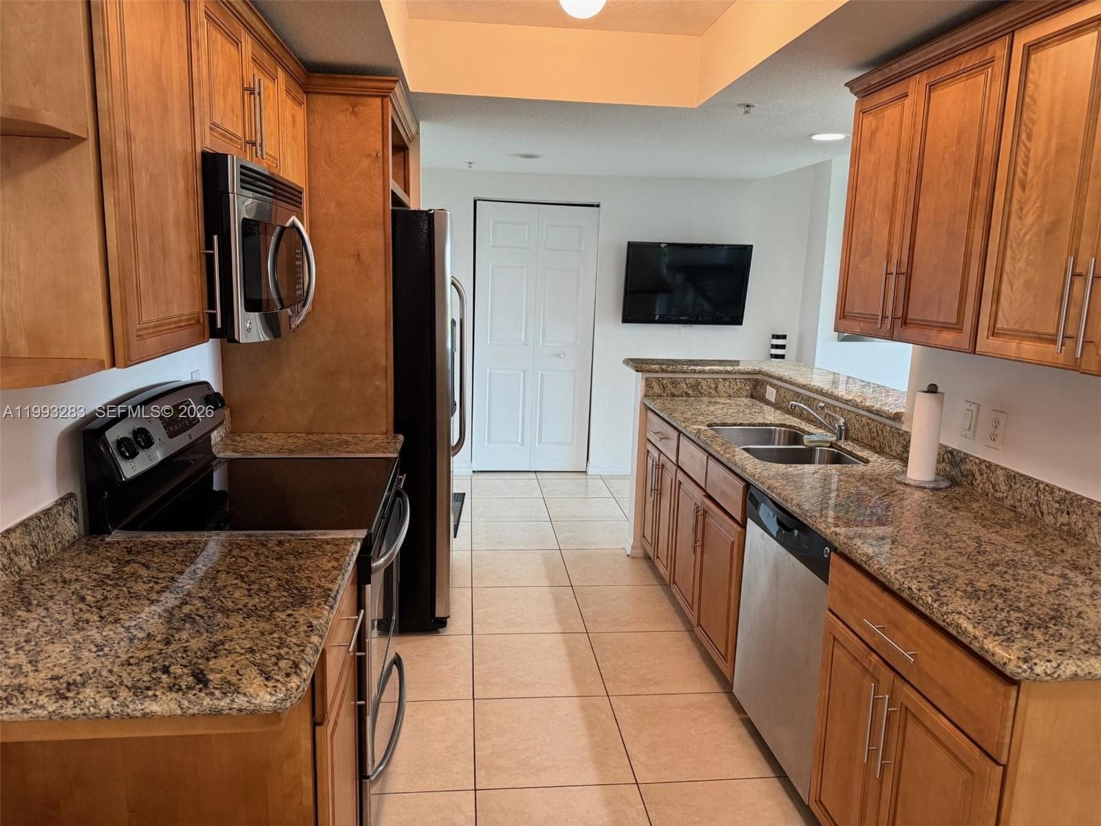 3530 SW 22nd St # 706, Miami, FL 33145 photo 4