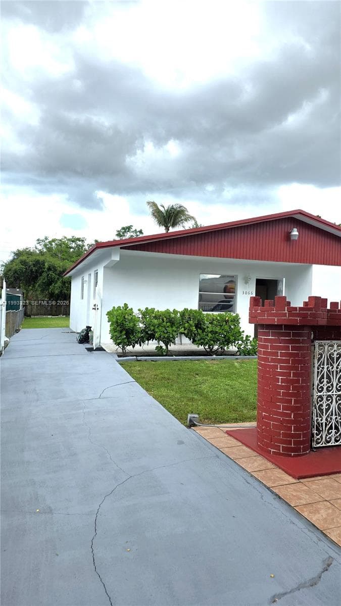 3066 NW 28th St, Miami, FL 33142 photo 4