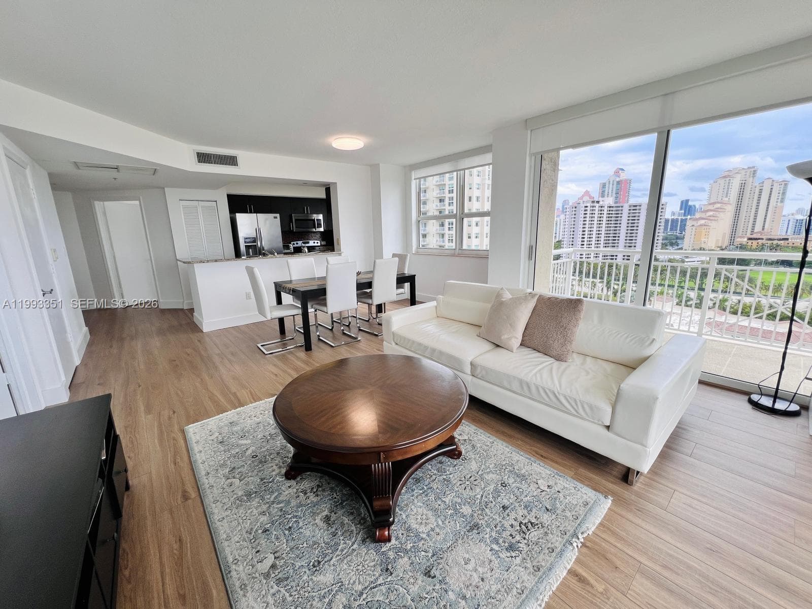 19501 W Country Club Dr # 1408, Aventura, FL 33180 photo 4