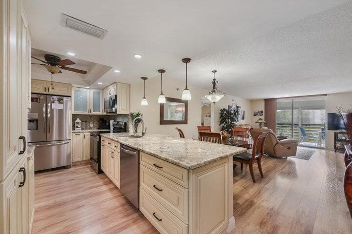 5340 NW 2nd Avenue NW # 226, Boca Raton, FL 33487