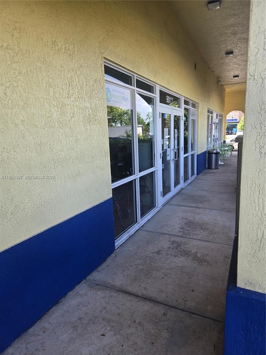 901 N Miami Beach Blvd, North Miami Beach, FL 33162 photo 2