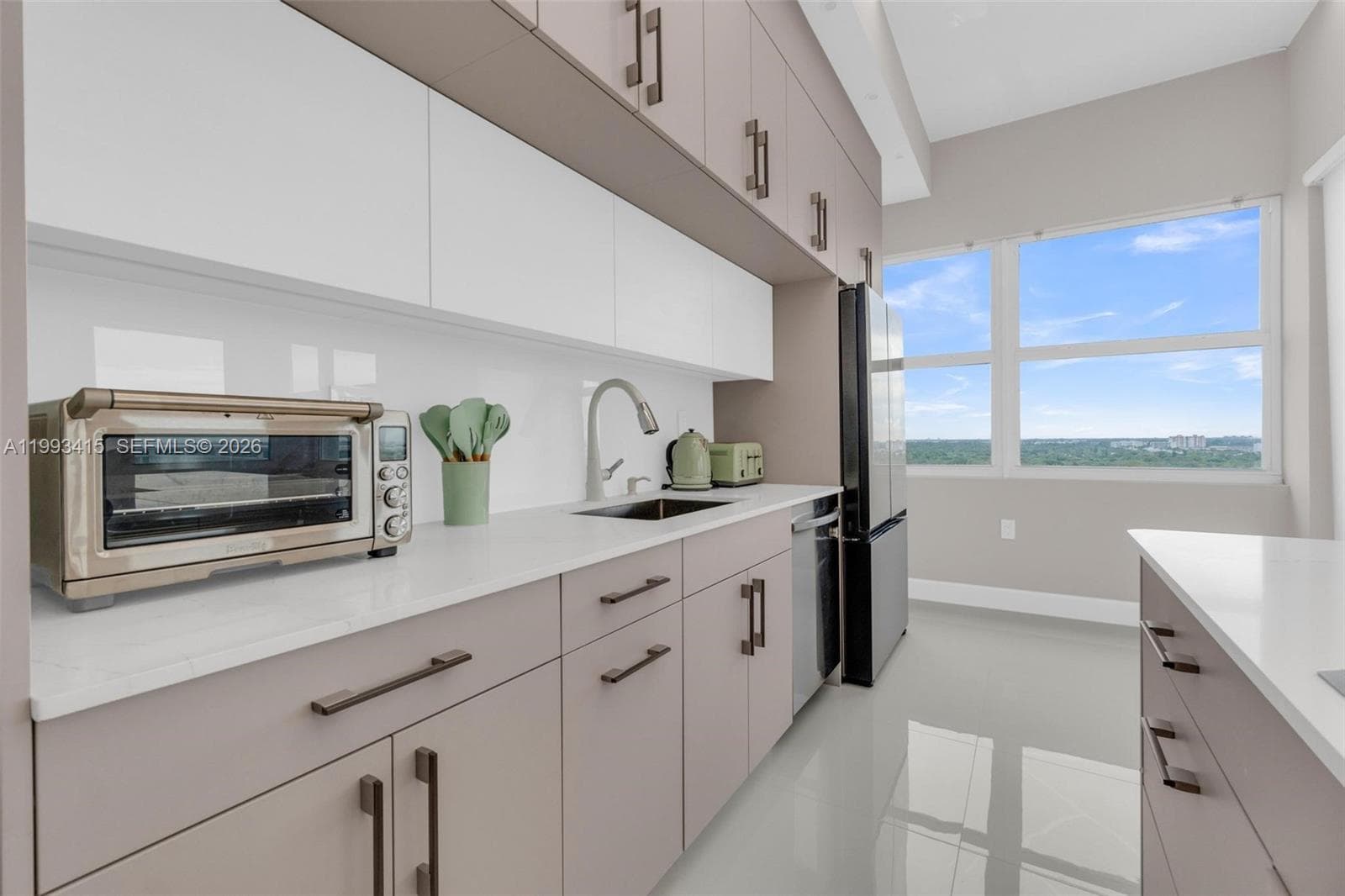 18011 Biscayne Blvd # PH04, Aventura, FL 33160 photo 2