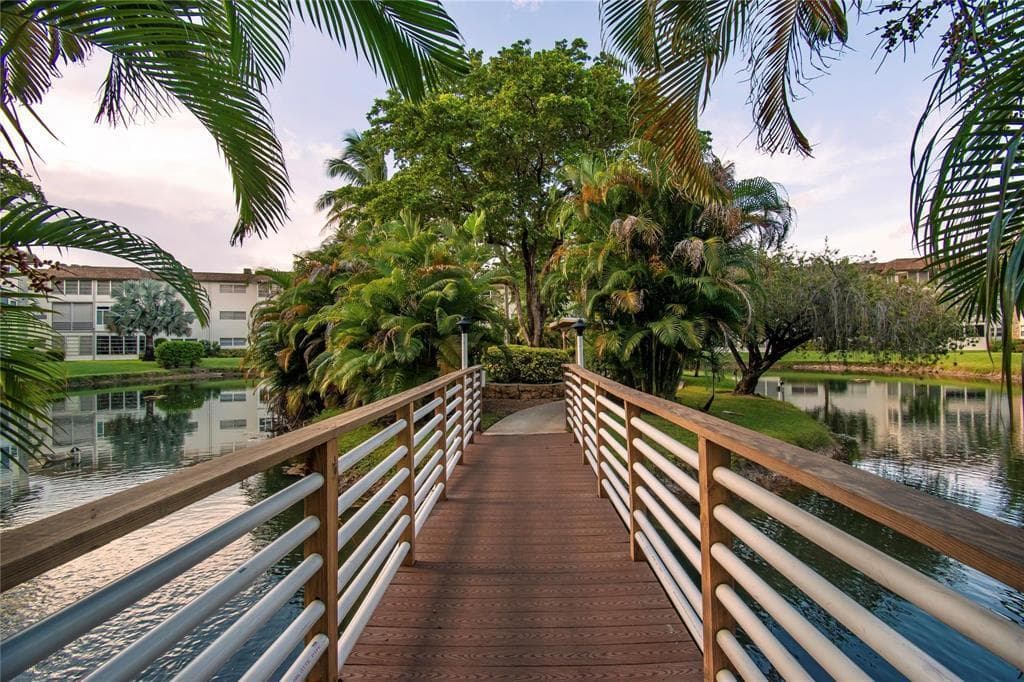 5171 W Oakland Park Boulevard # 207, Lauderdale Lakes, FL 33313 photo 3