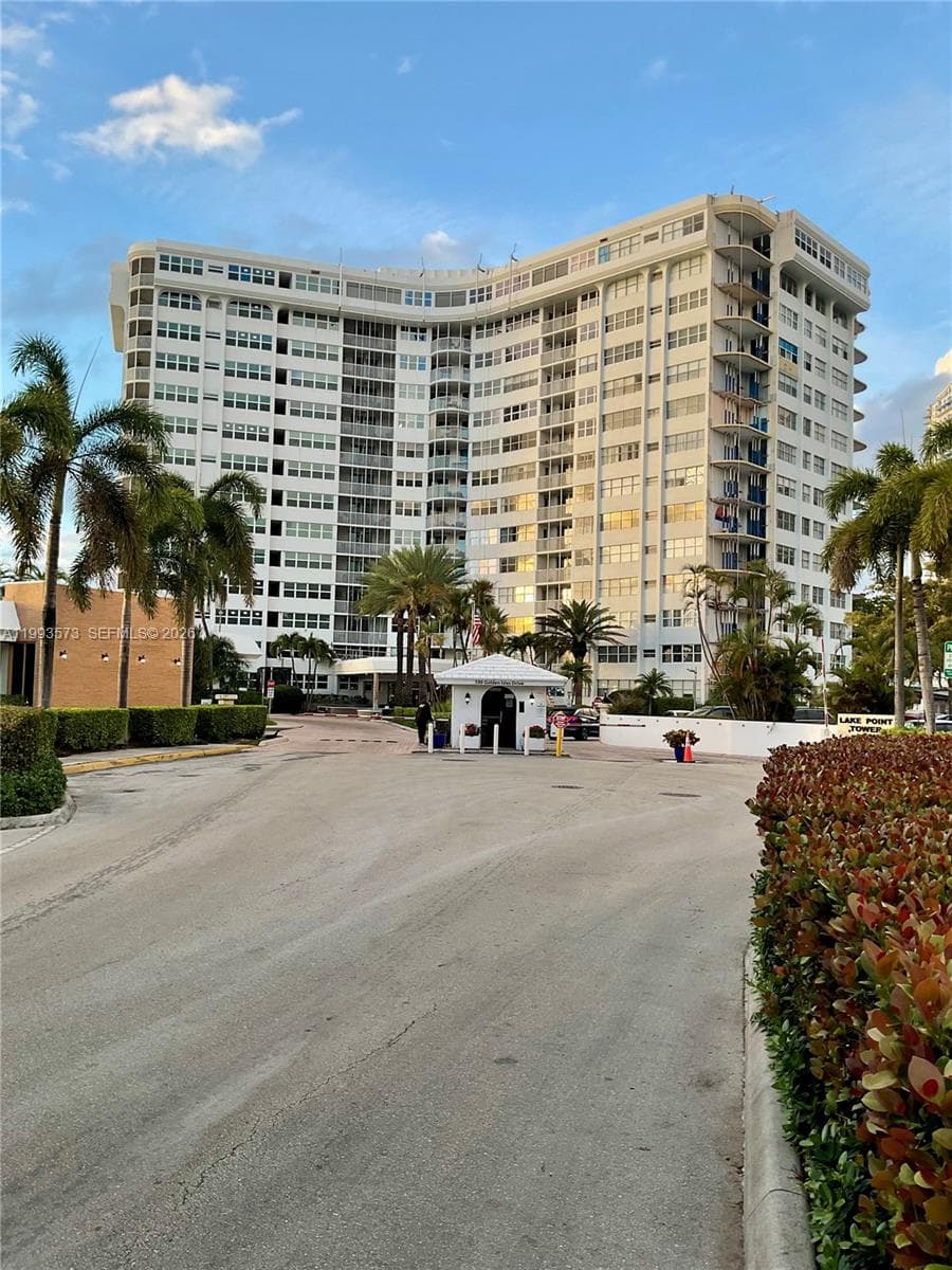 100 Golden Isles Dr # 814, Hallandale Beach, FL 33009