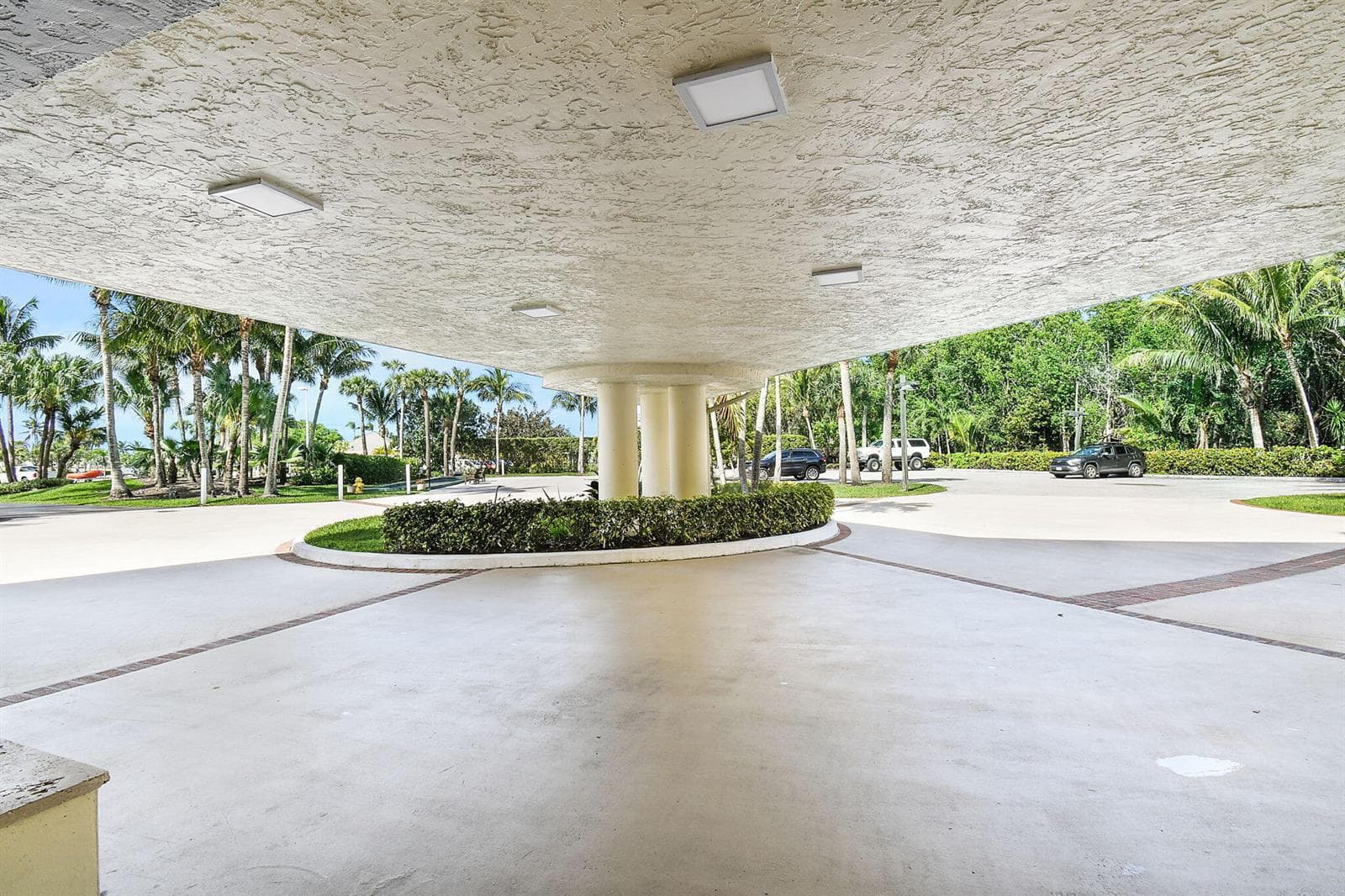 221 NE Plantation Road # 316, Hutchinson Island, FL 34996 photo 2