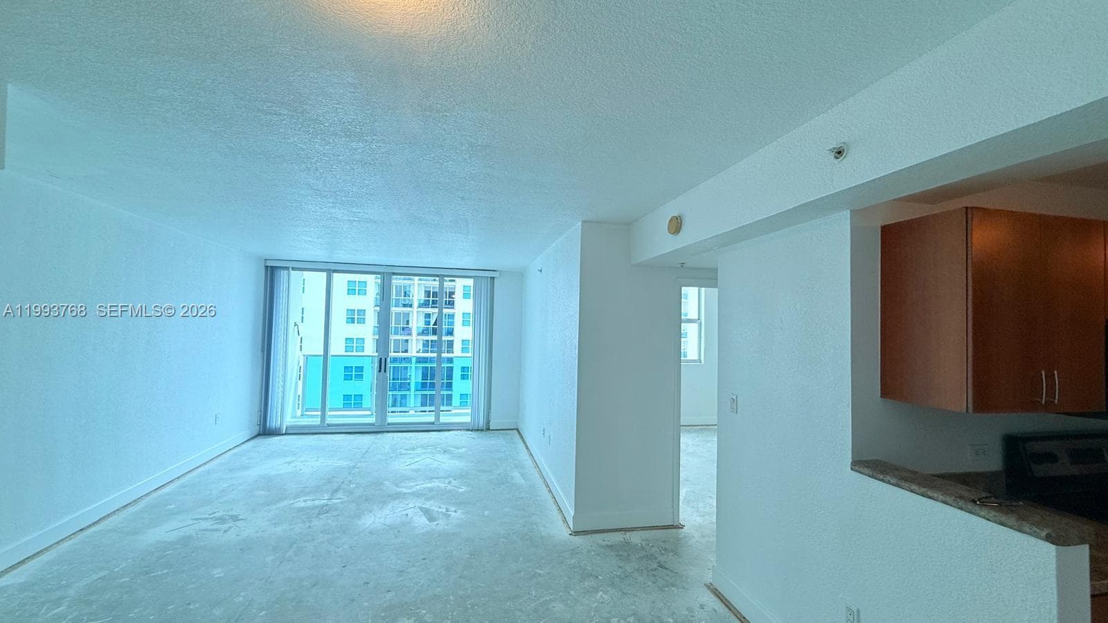7501 E Treasure Dr # 8B, North Bay Village, FL 33141 photo 3