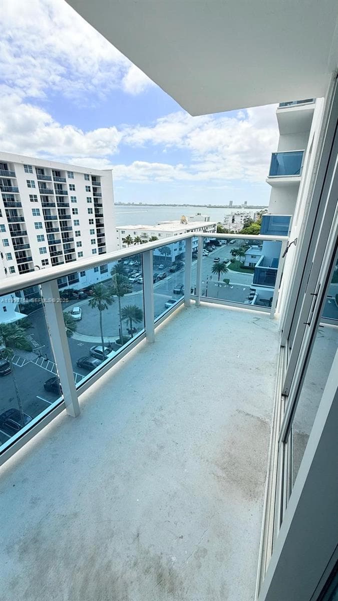 7501 E Treasure Dr # 8B, North Bay Village, FL 33141 photo 4