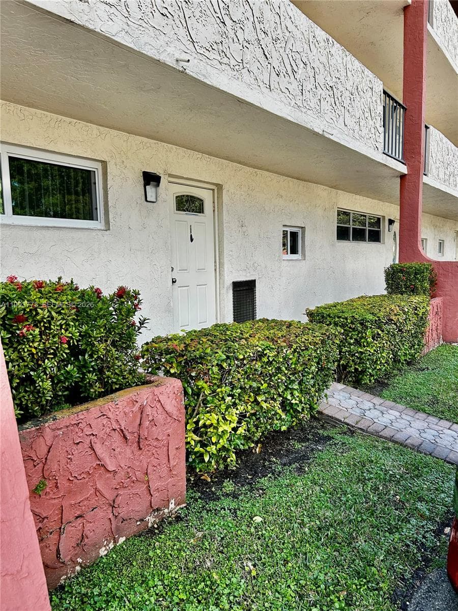 411 S Hollybrook Dr # 105, Pembroke Pines, FL 33025 photo 2