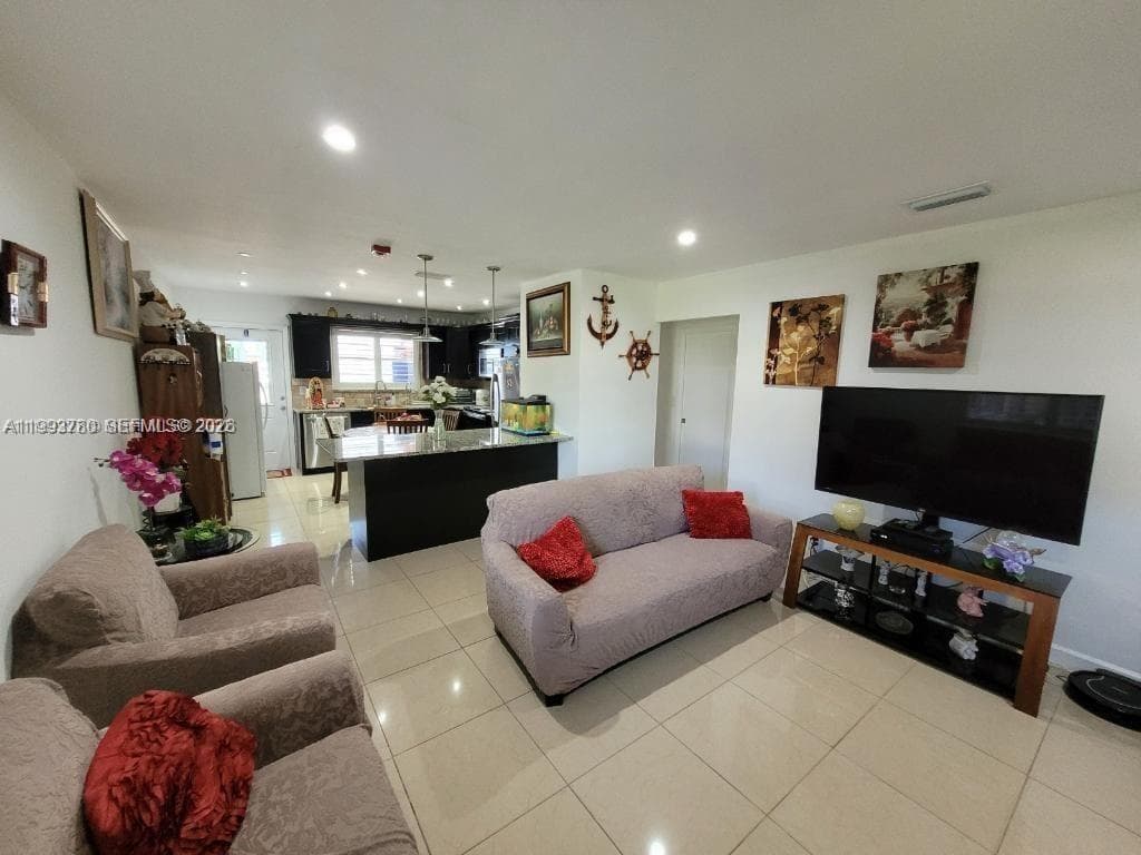 411 S Crescent Dr # 105, Hollywood, FL 33021 photo 5