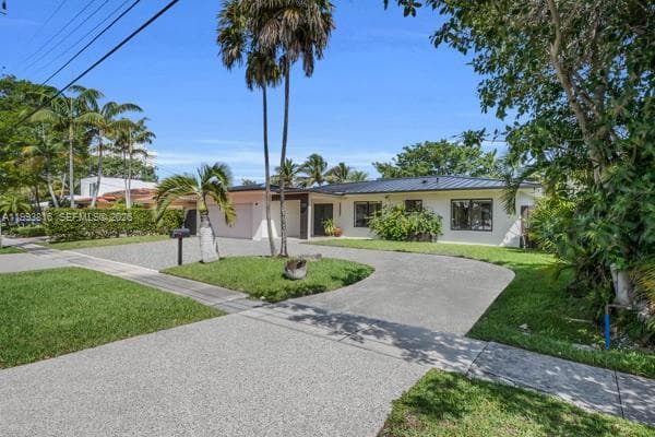 2025 Arch Creek Dr, North Miami, FL 33181 photo 3