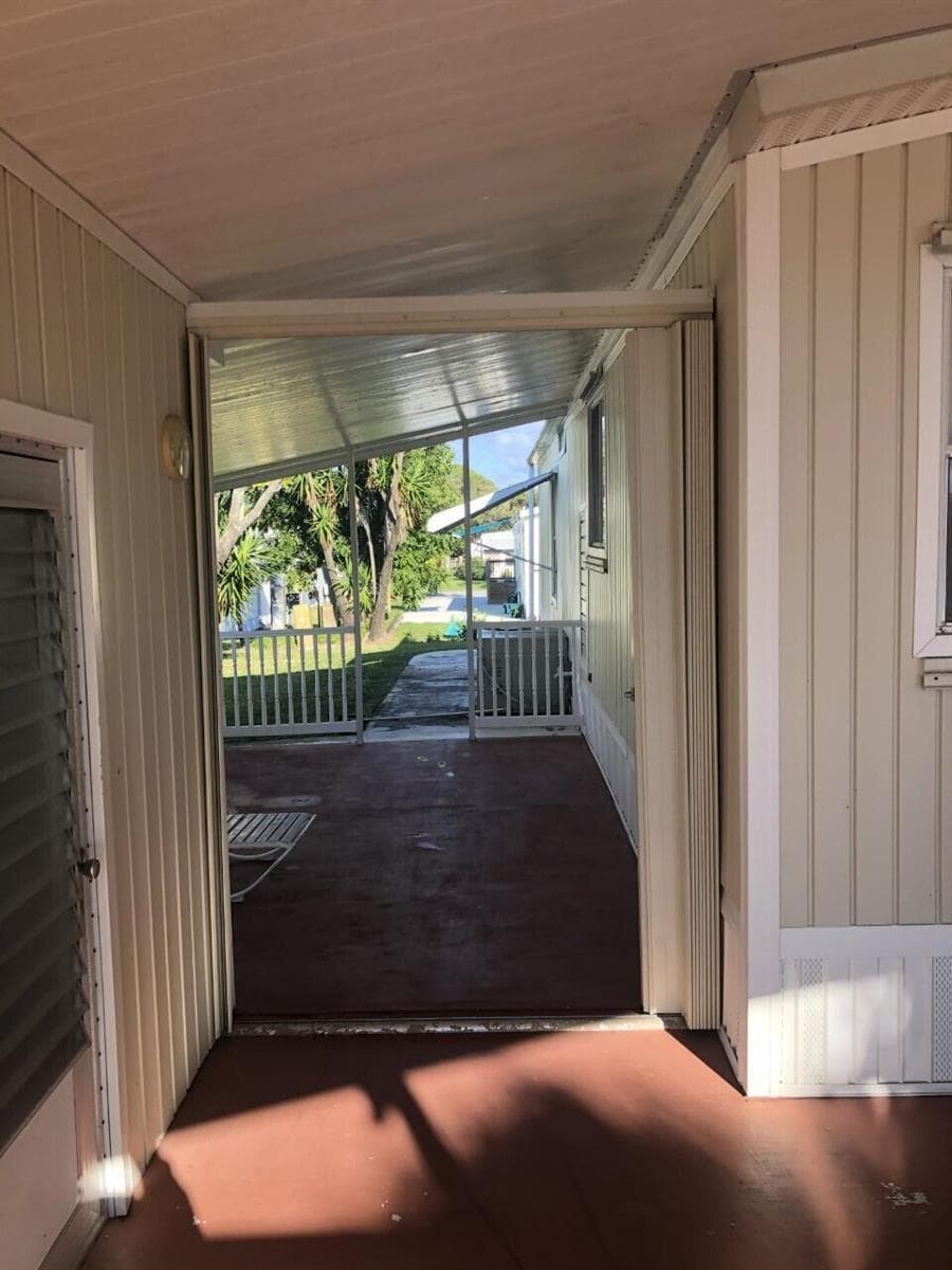 7847 SE Swan Avenue, Hobe Sound, FL 33455 photo 3