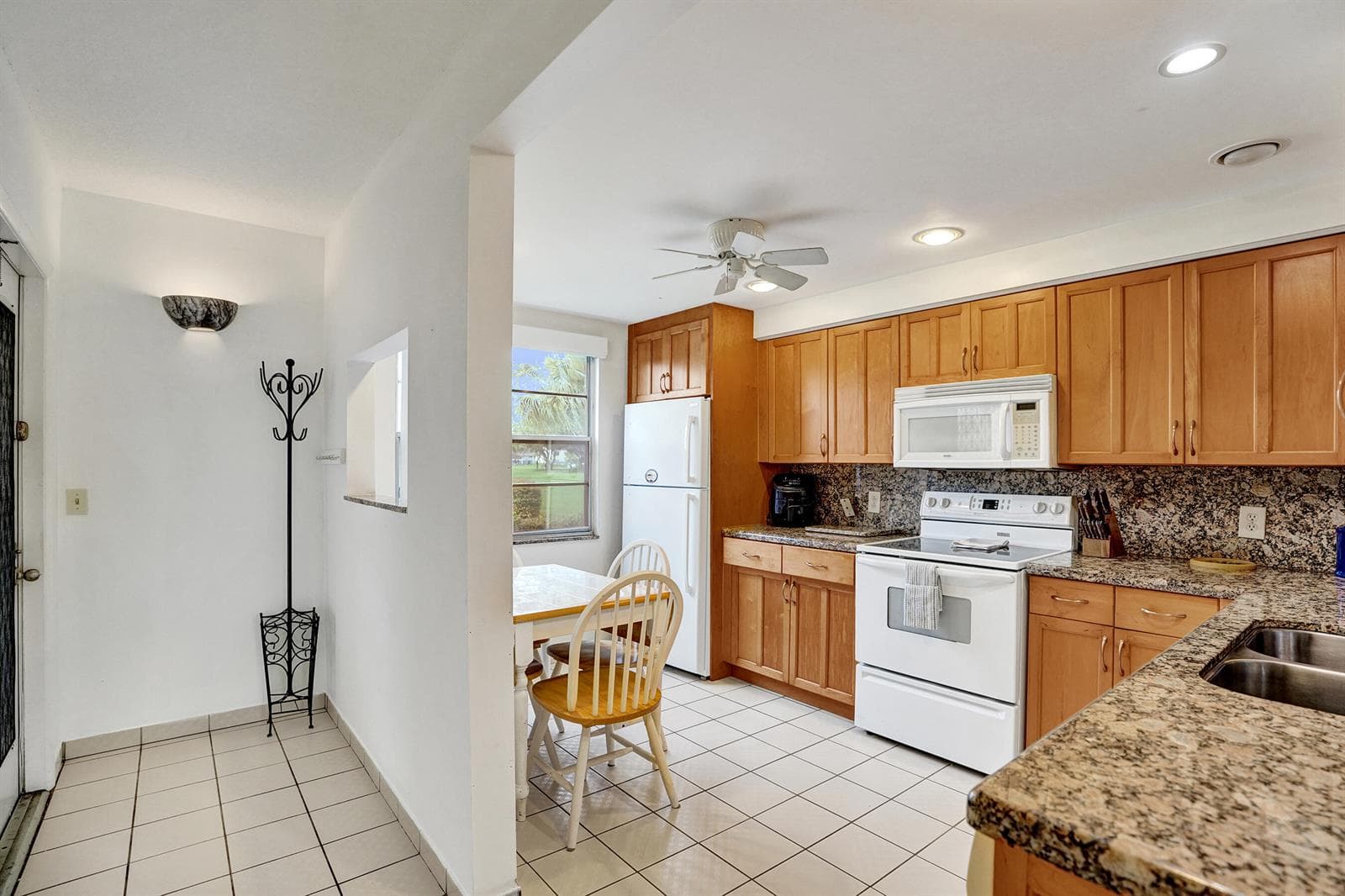 1020 Lincoln, Boca Raton, FL 33434 photo 4