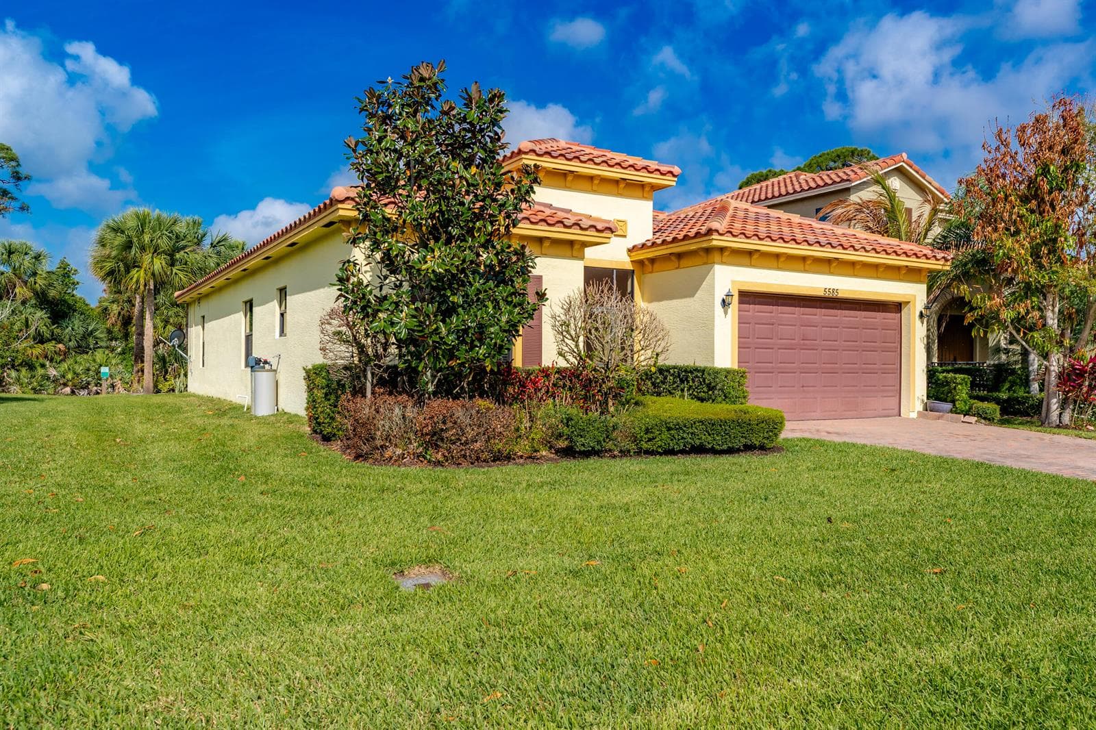 5585 40th Avenue, Vero Beach, FL 32967 photo 2