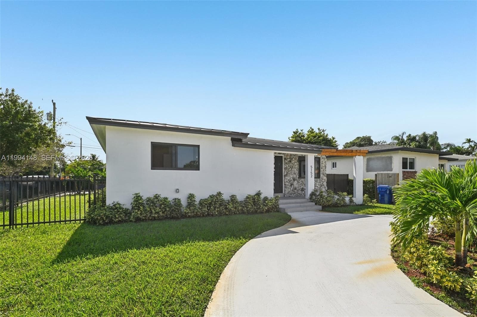 5152 SW 6th St, Miami, FL 33134 photo 2