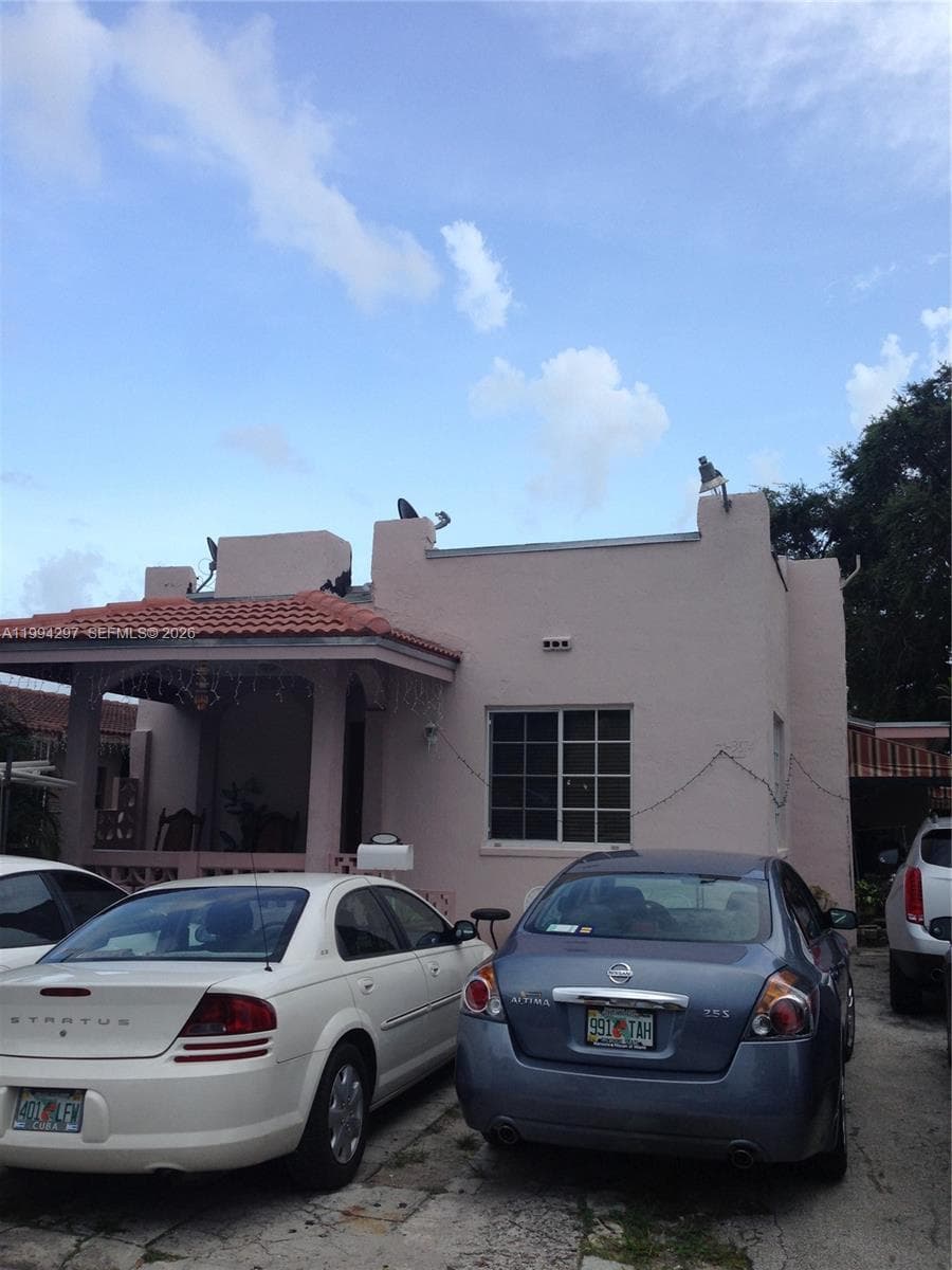 3674 SW 25th St, Miami, FL 33133 photo 5