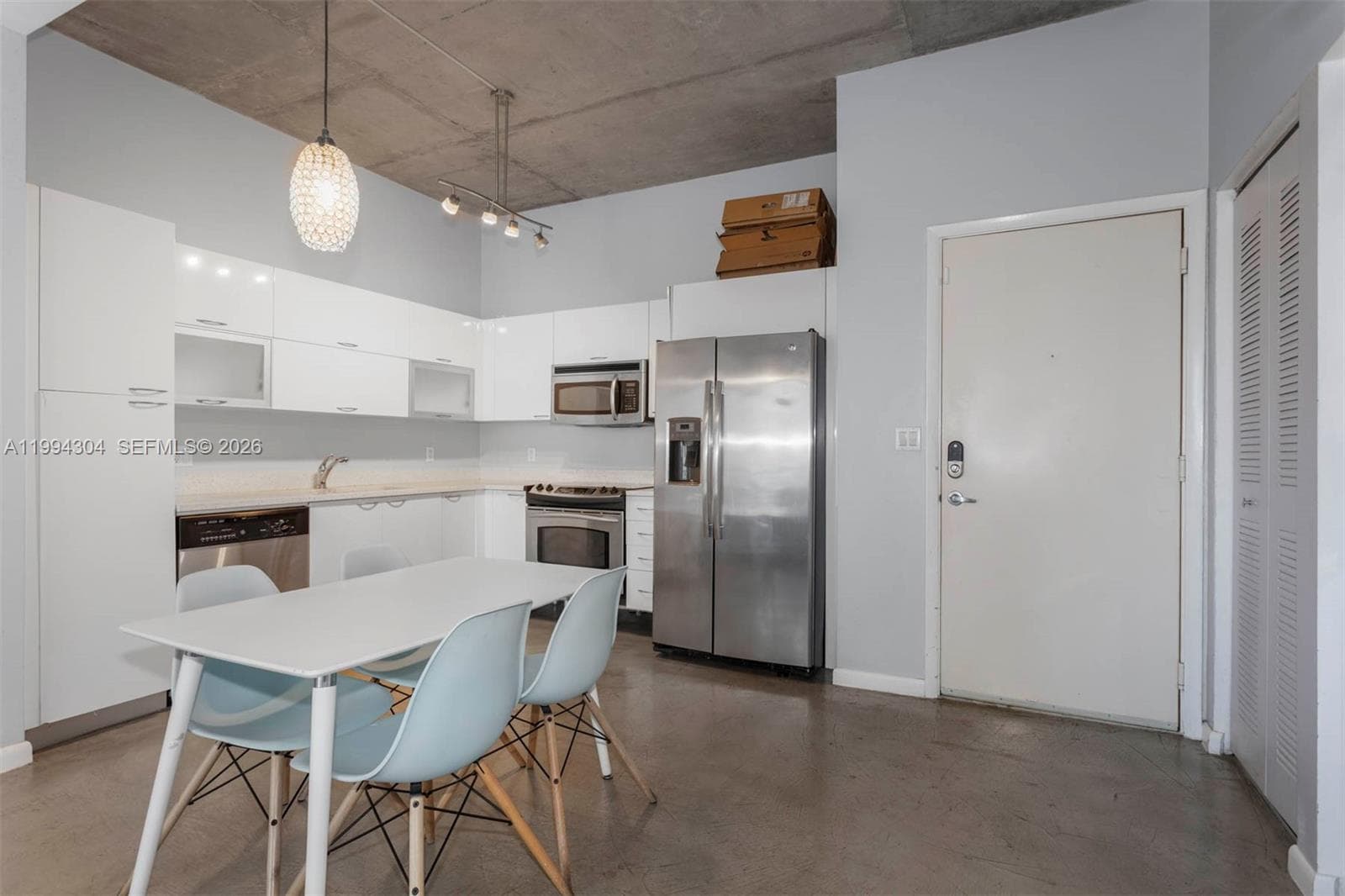 234 NE 3rd St # 1106, Miami, FL 33132 photo 3