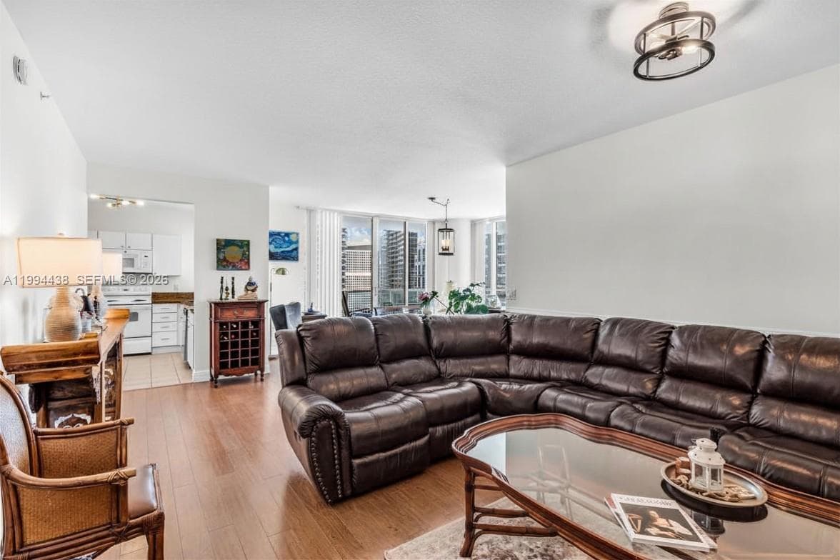 1250 S Miami Ave # 3206, Miami, FL 33130 photo 2