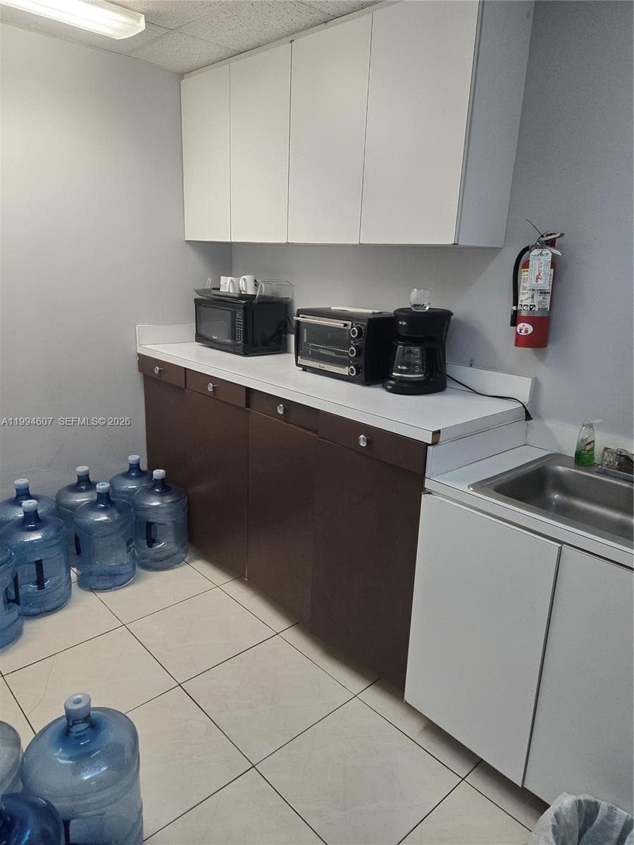 909 N Miami Beach Blvd # 202, North Miami Beach, FL 33162 photo 4