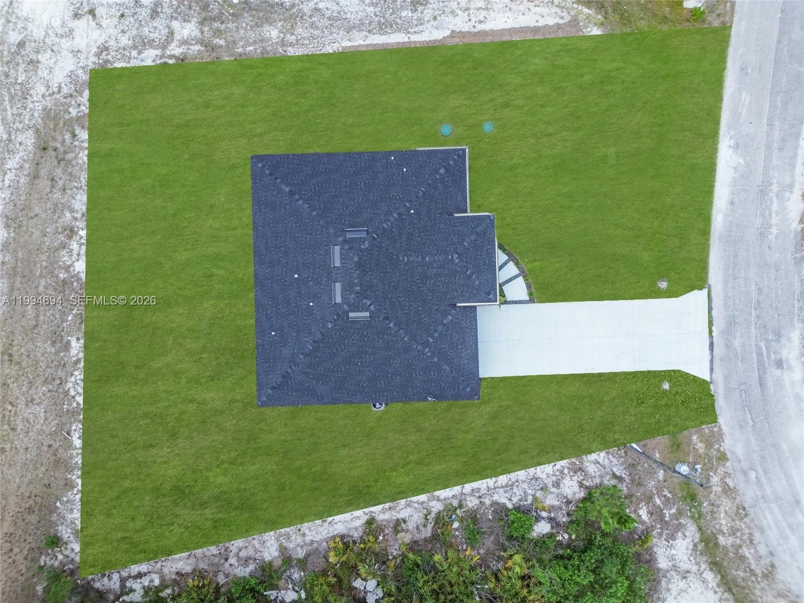 6045 Kumquat Cir, La Belle, FL 33935 photo 3
