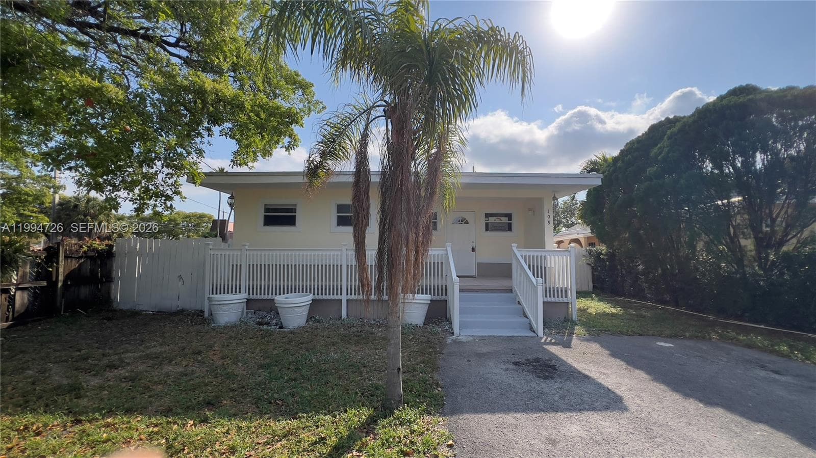 109 SW 1st Ave, Hallandale Beach, FL 33009 photo 2
