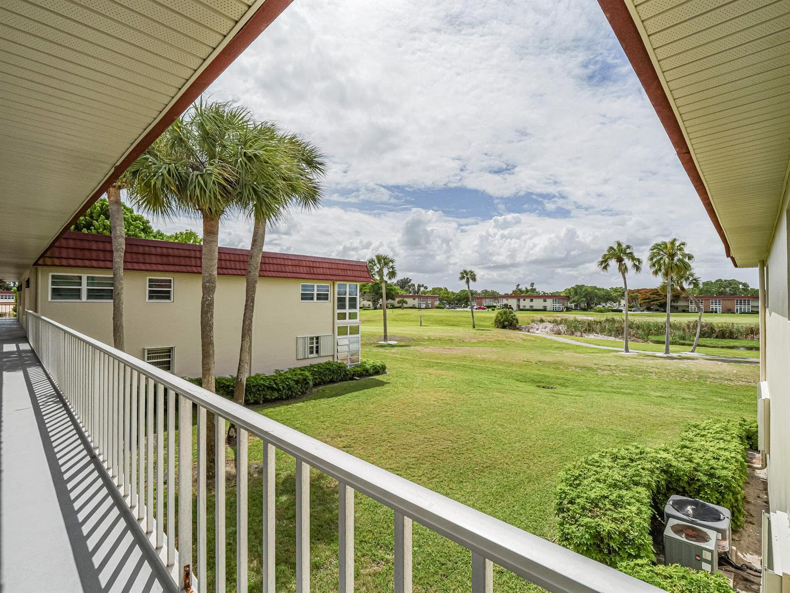 27 Pine Arbor Lane # 205, Vero Beach, FL 32962 photo 2