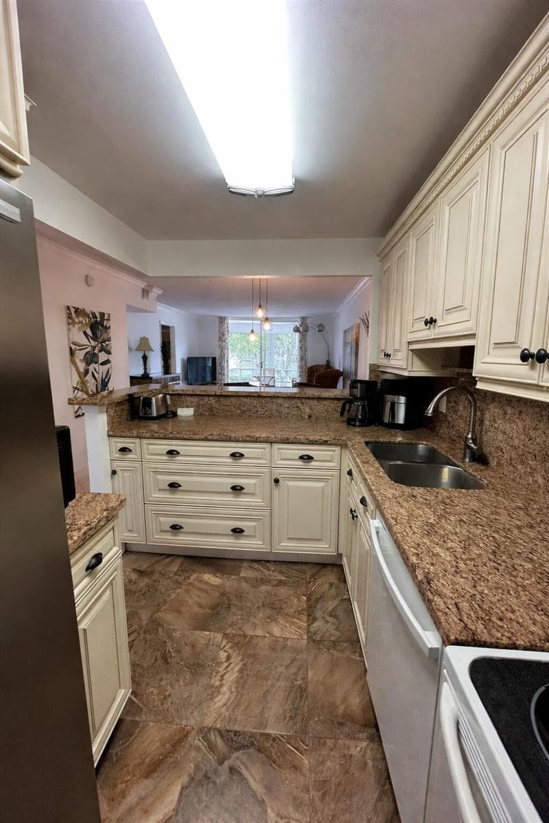 400 SE 10th Street # 202, Deerfield Beach, FL 33441 photo 2