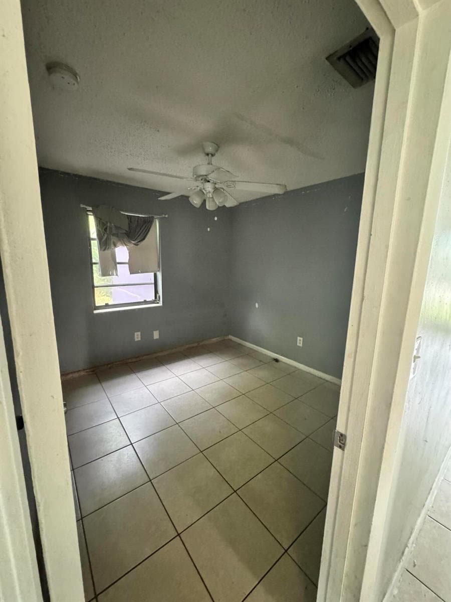 243 NE 39th Court, Deerfield Beach, FL 33064 photo 2