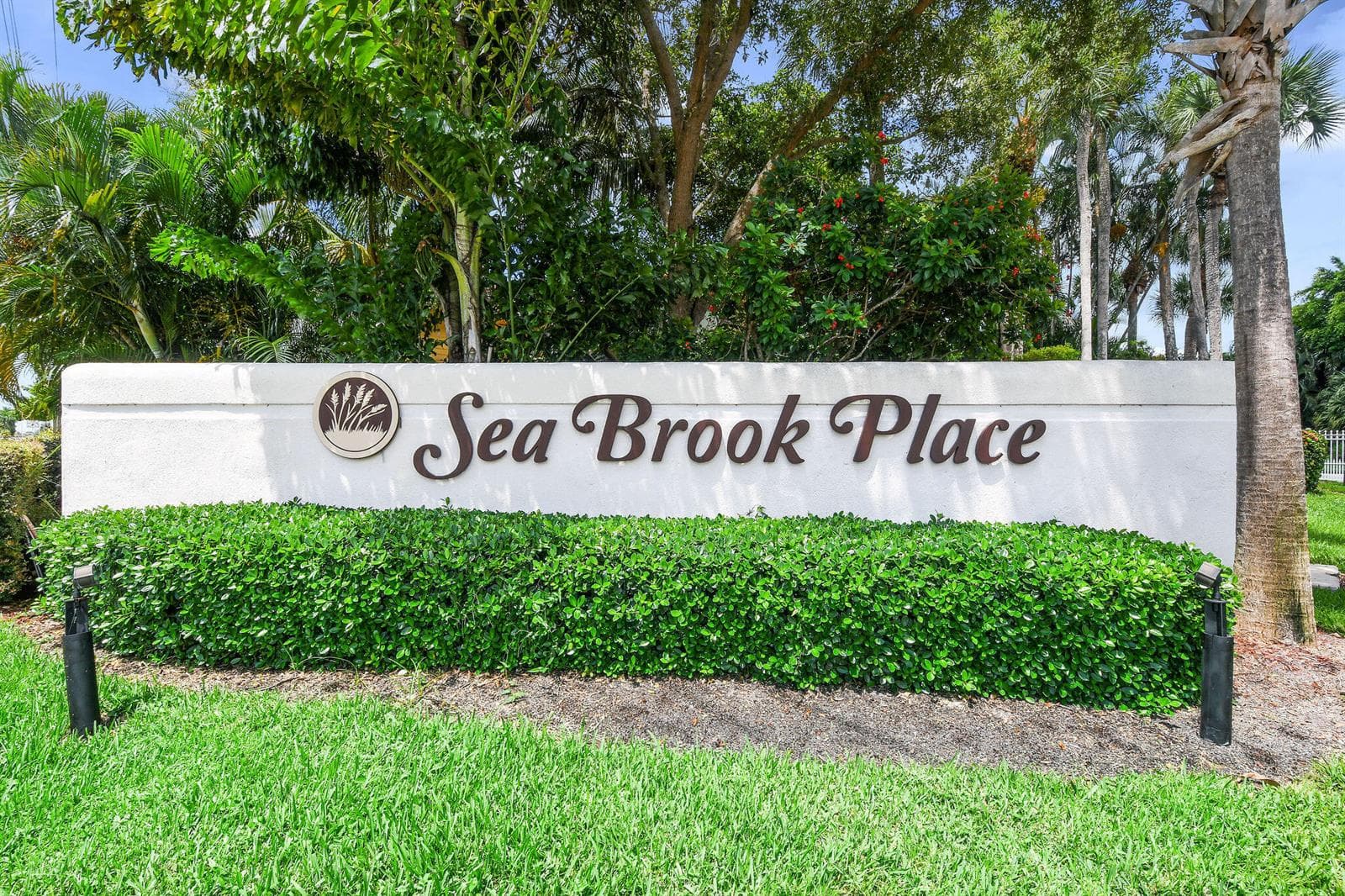 170 Seabreeze Circle, Jupiter, FL 33477 photo 2