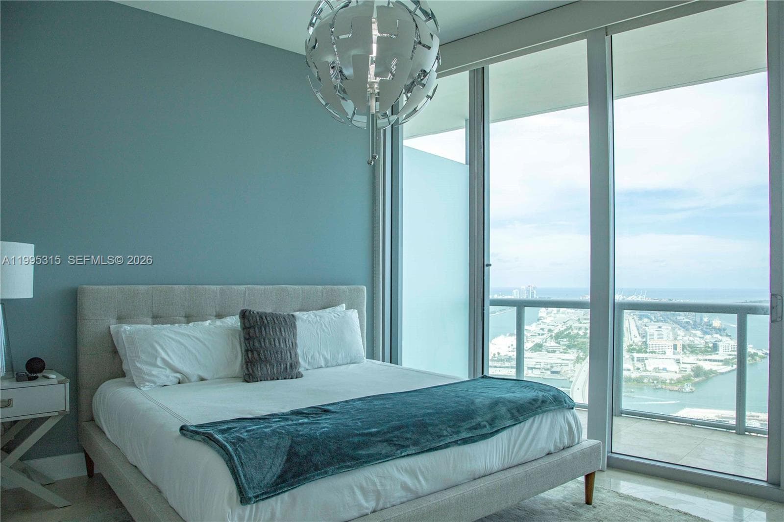 888 Biscayne Blvd # 5207, Miami, FL 33132 photo 3