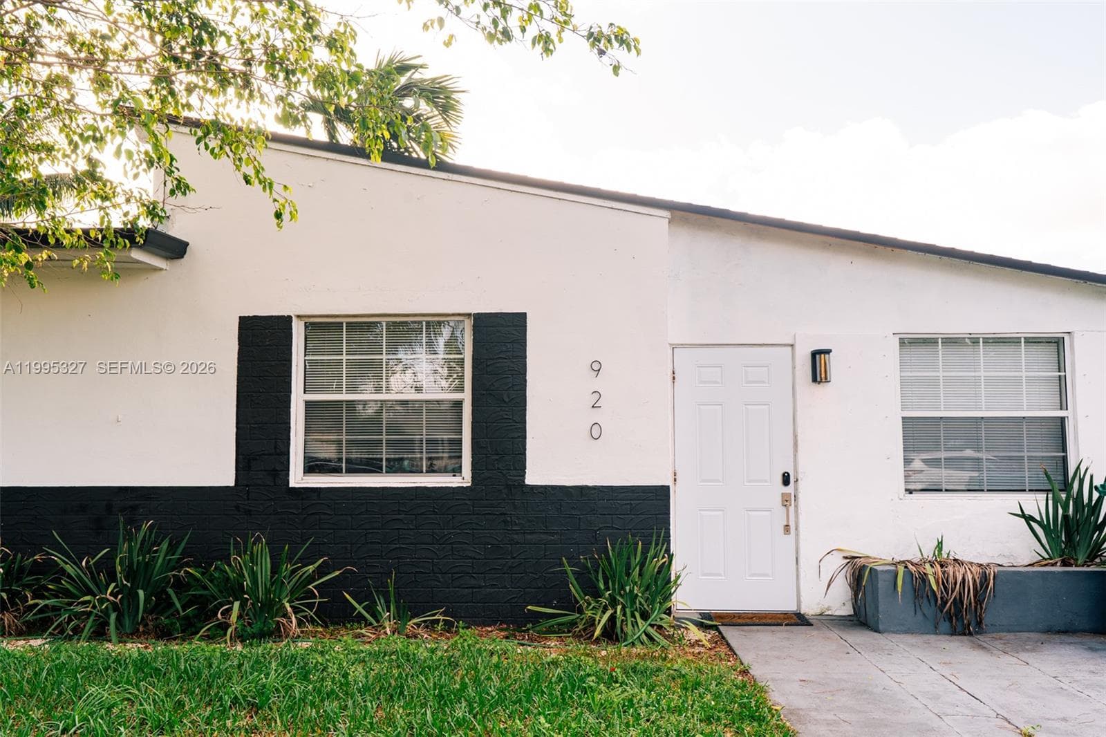 920 NW 84th St, Miami, FL 33150 photo 2