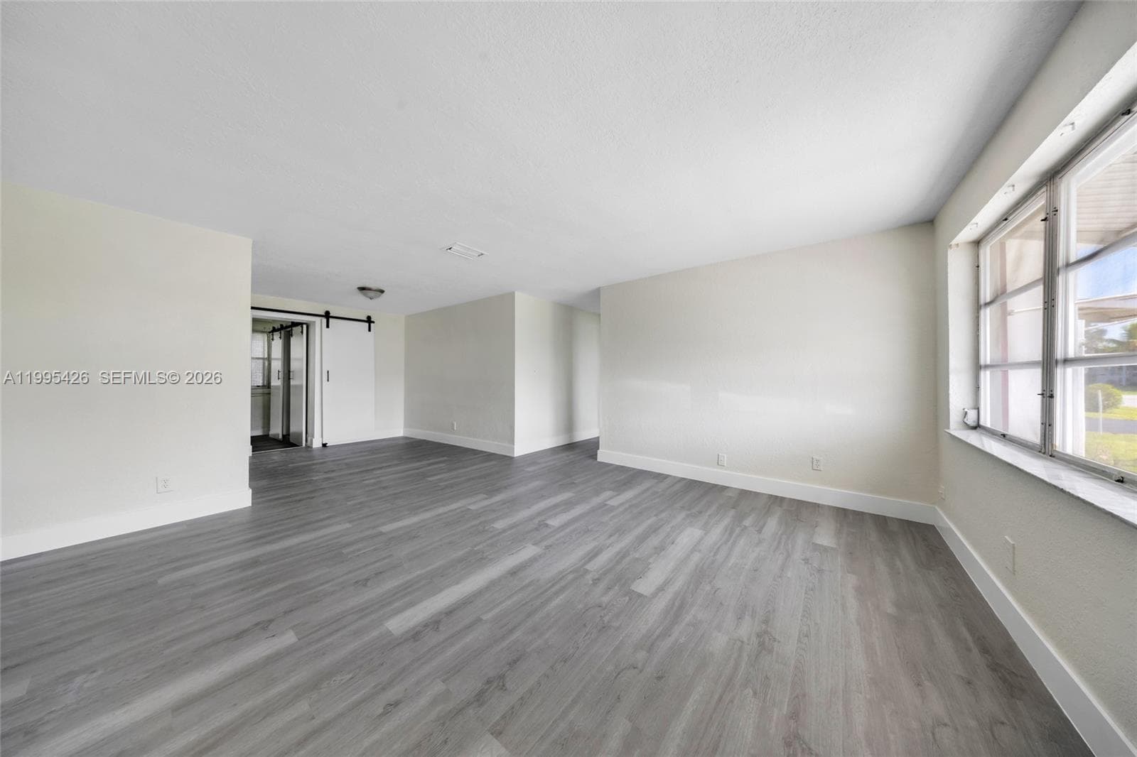 2520 NW 2nd Dr, Pompano Beach, FL 33064 photo 3