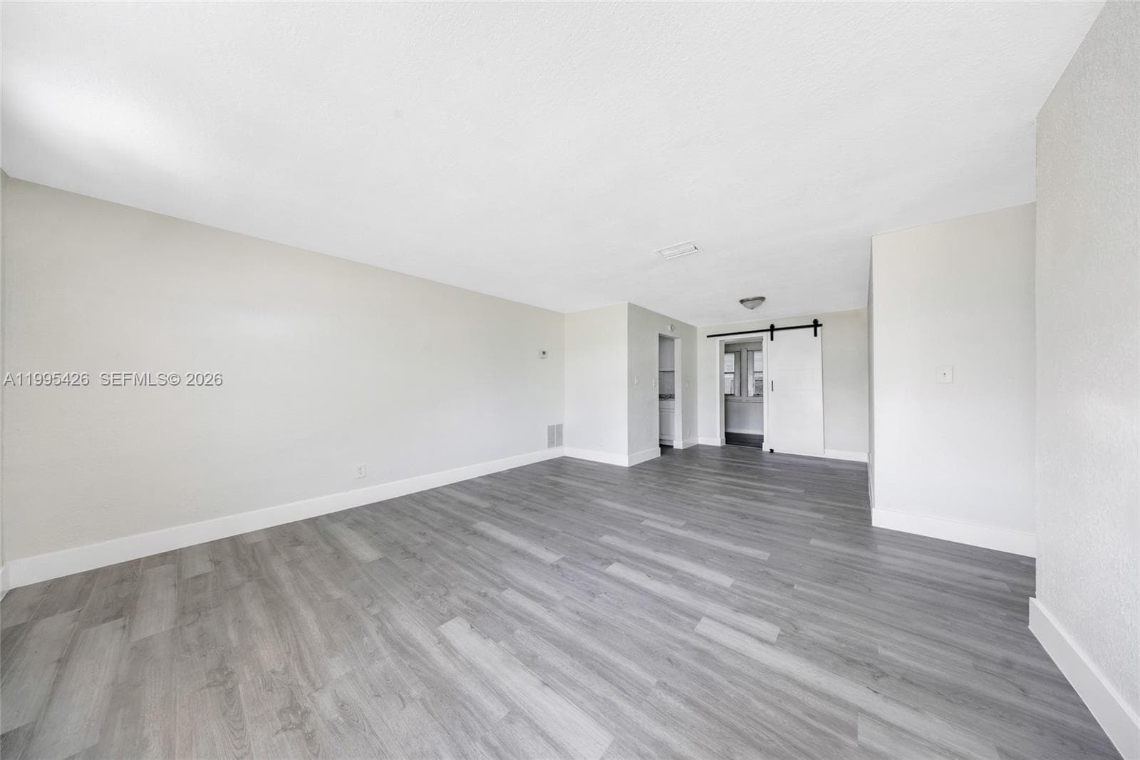 2520 NW 2nd Dr, Pompano Beach, FL 33064 photo 4