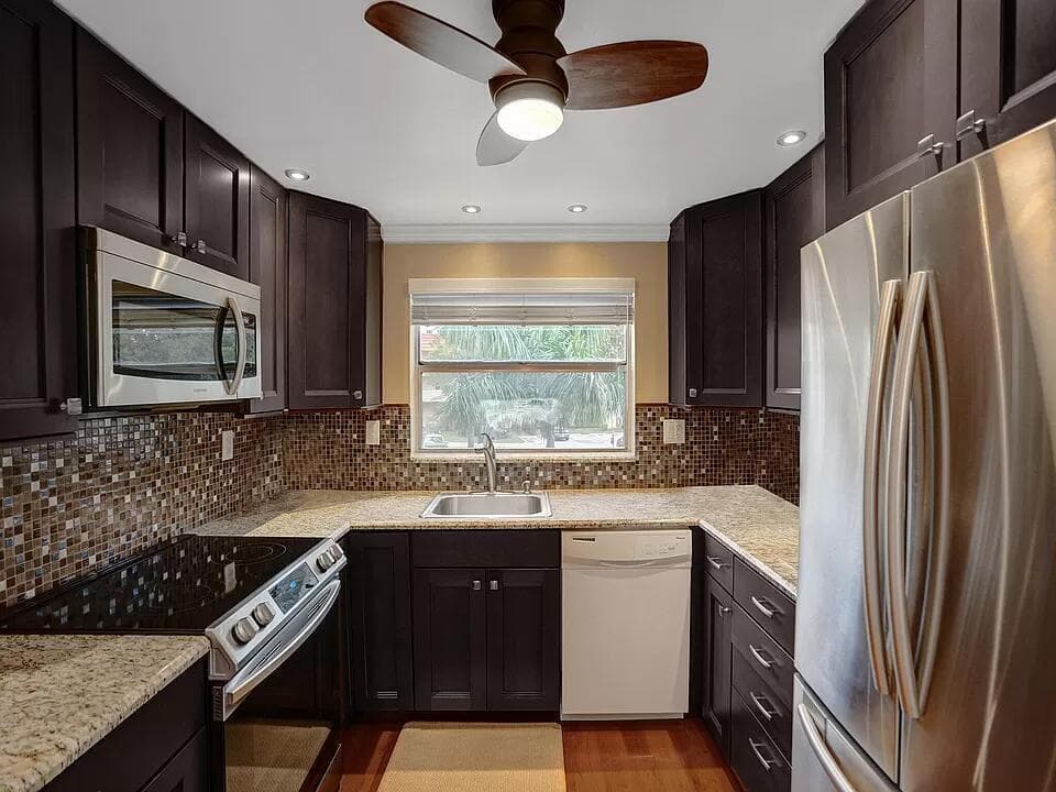 9020 Sunrise Lakes Boulevard # 201, Sunrise, FL 33322 photo 3