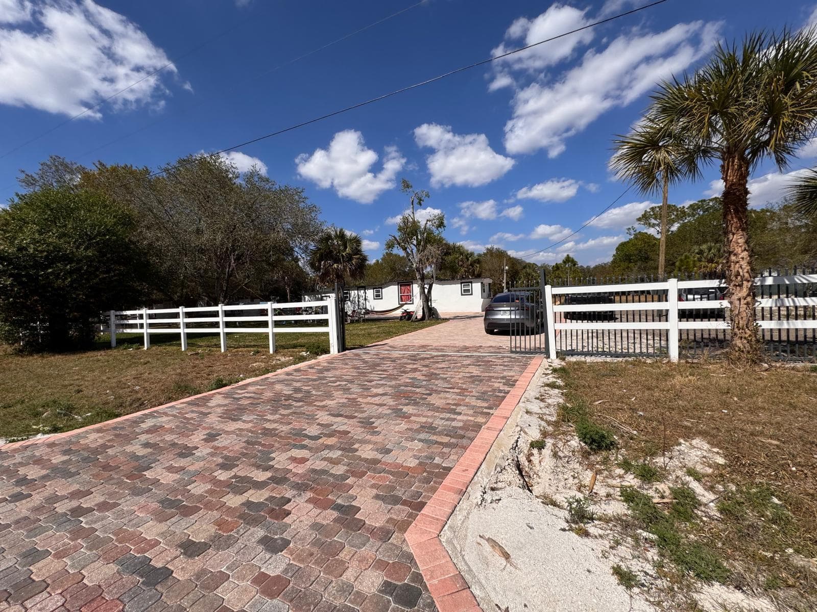357 Hunting Club Avenue, Clewiston, FL 33440 photo 2