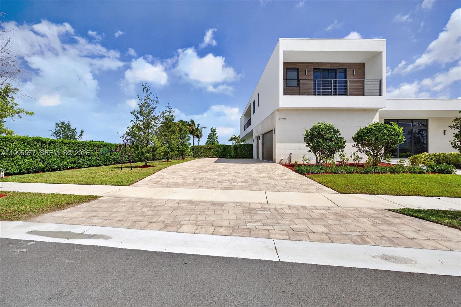 16709 Botaniko Drive North, Weston, FL 33326 photo 3