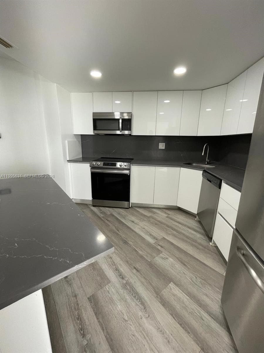 2750 NE 183rd St # 2407, Aventura, FL 33160 photo 3