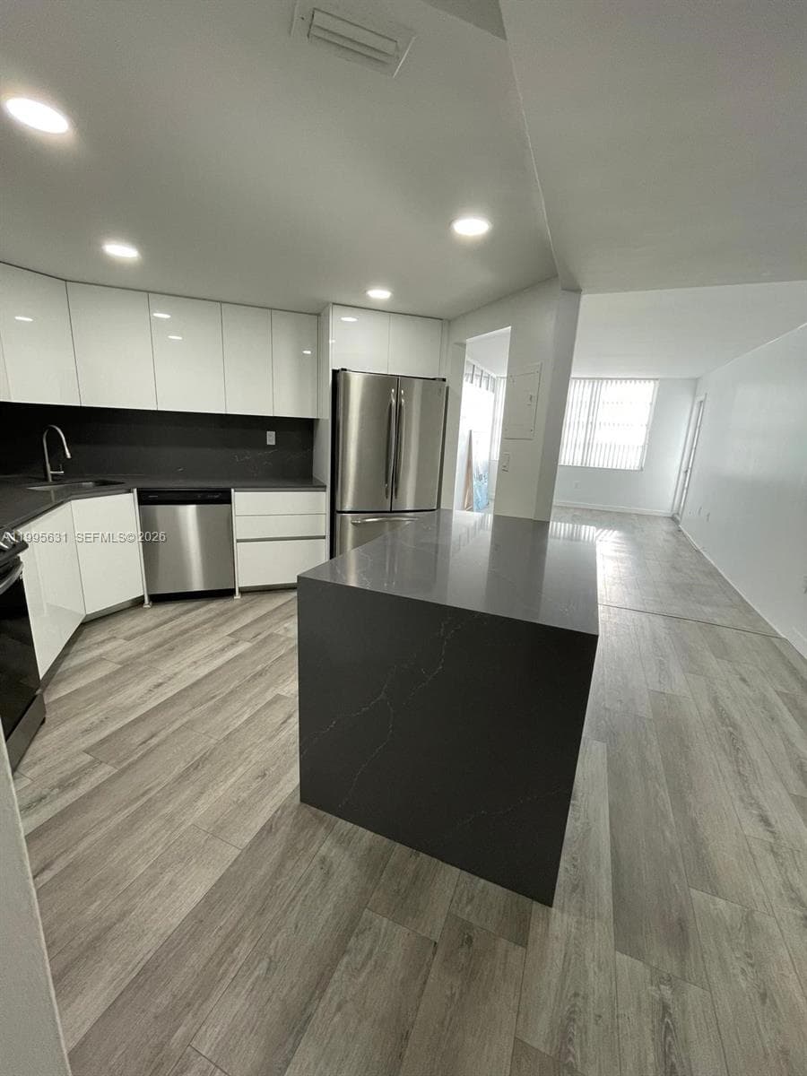2750 NE 183rd St # 2407, Aventura, FL 33160 photo 4