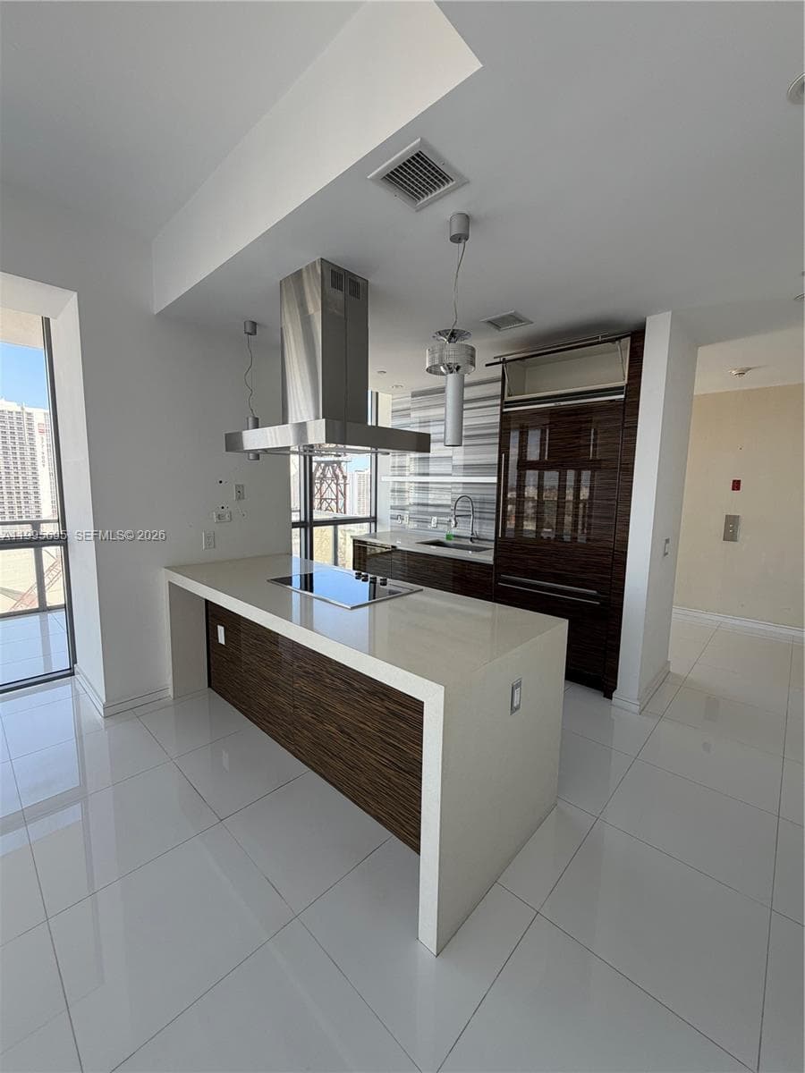 1100 Biscayne Blvd # 2605, Miami, FL 33132 photo 2