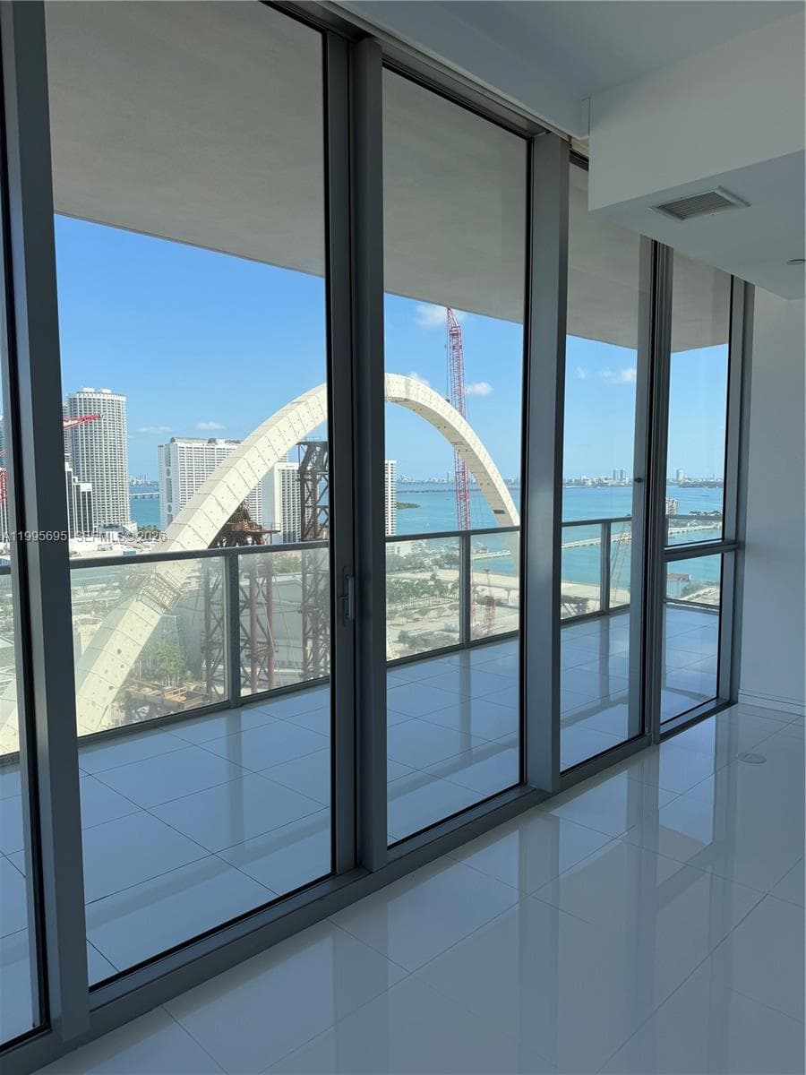 1100 Biscayne Blvd # 2605, Miami, FL 33132 photo 4