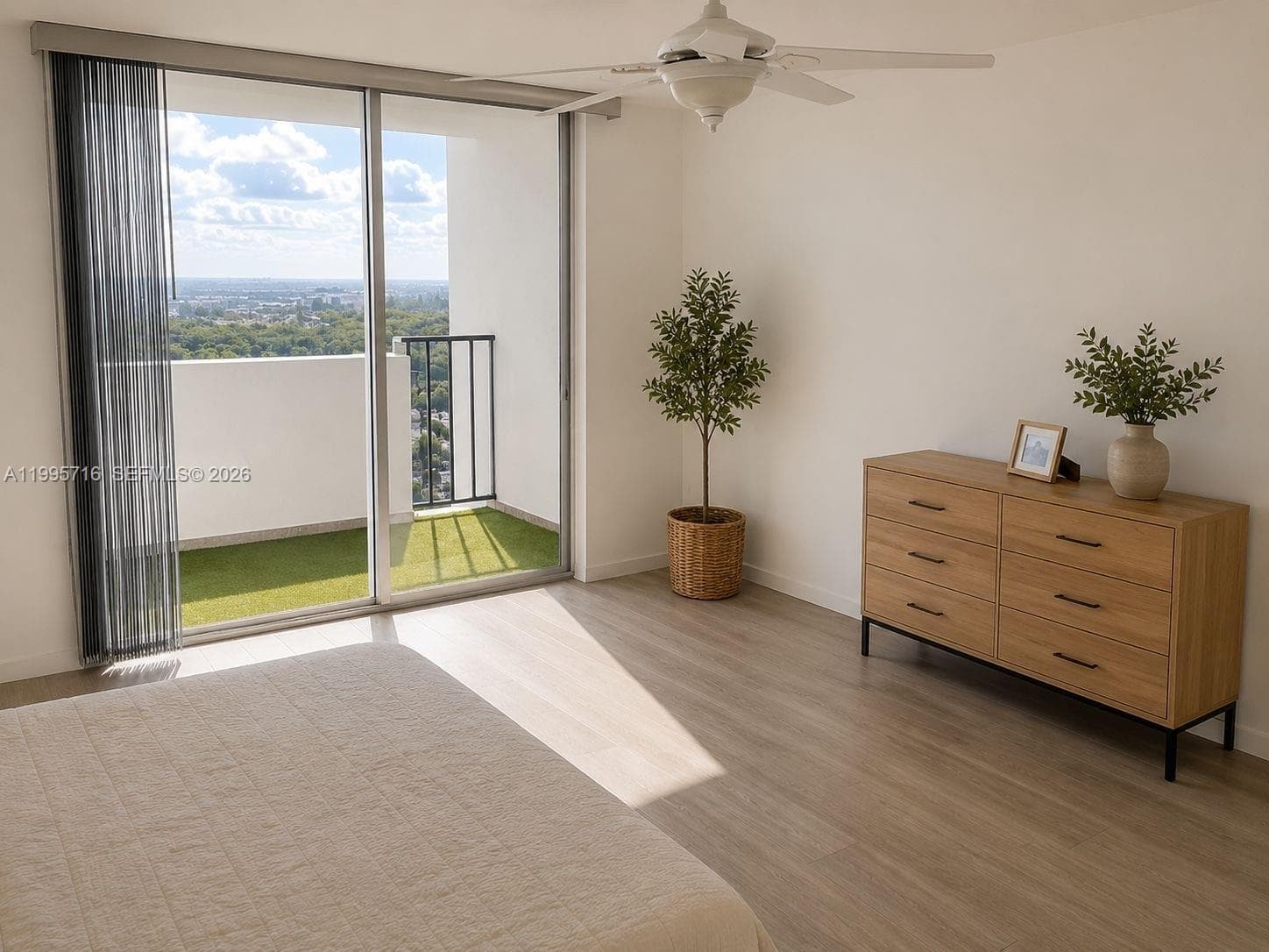 2750 NE 183rd St # 2407, Aventura, FL 33160 photo 3