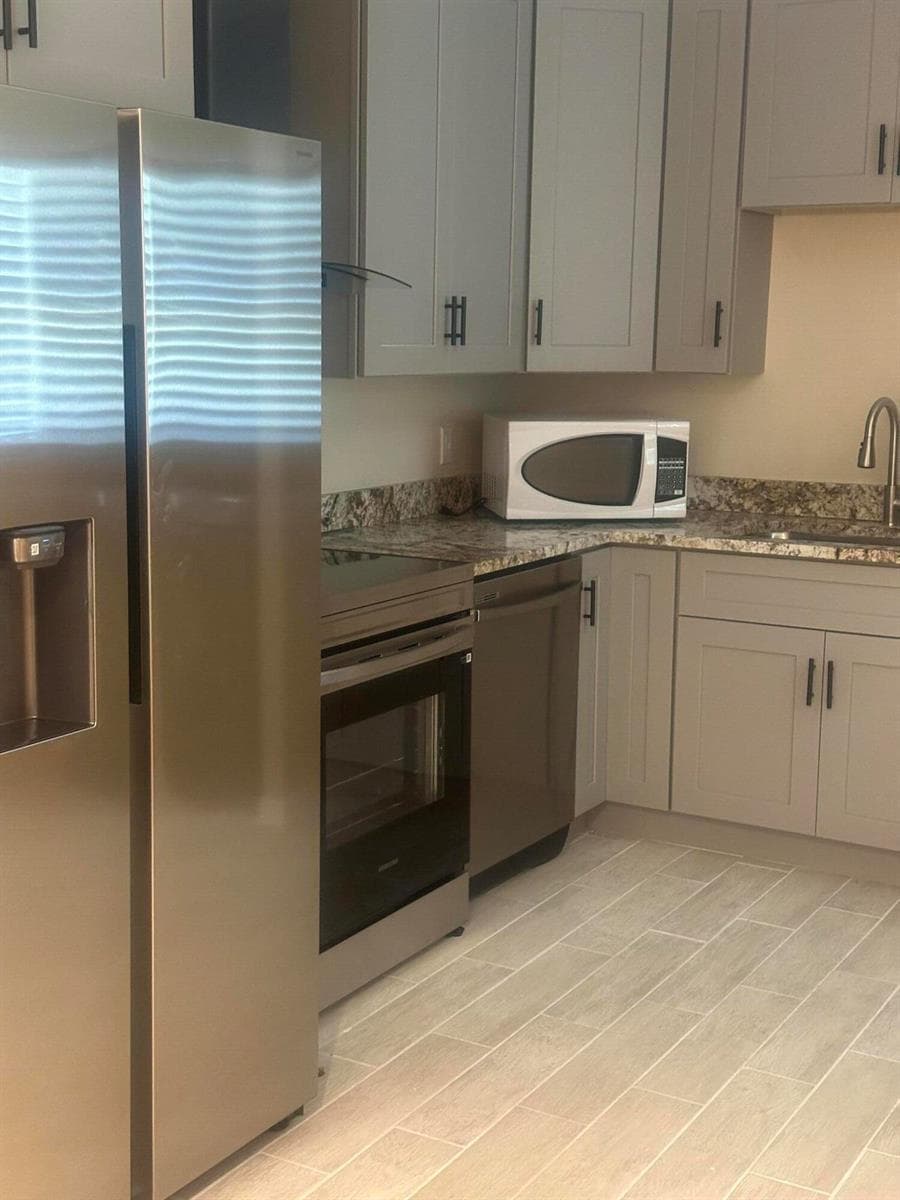 704 N 18th Street # B, Fort Pierce, FL 34950 photo 4