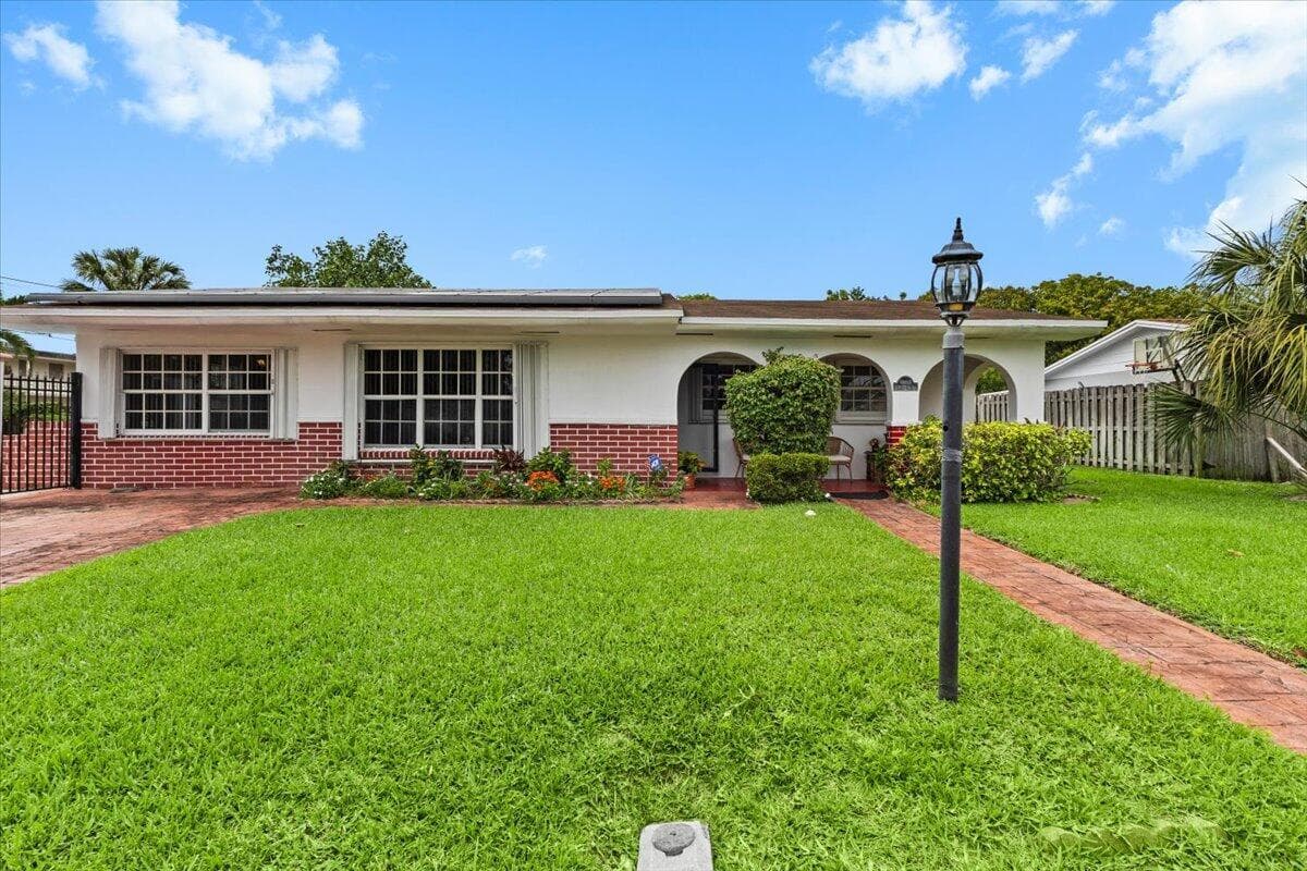1091 NW 46th Avenue, Lauderhill, FL 33313 photo 2
