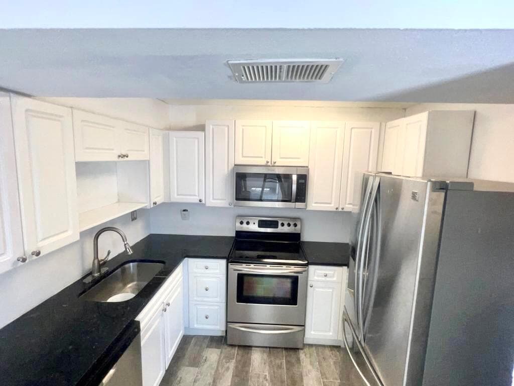 8104 Severn Drive # B, Boca Raton, FL 33433 photo 3
