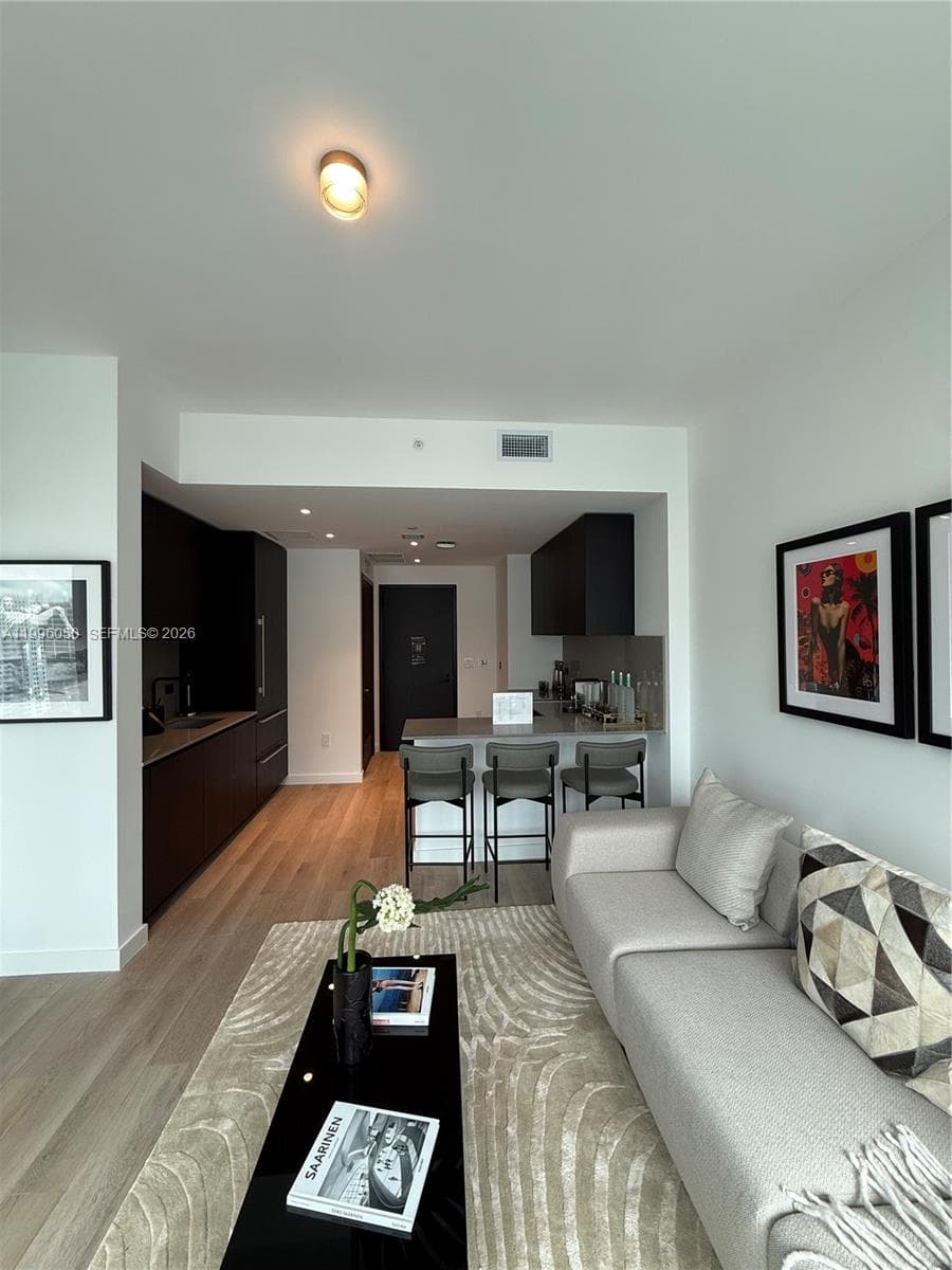 20 NE 11th St # 2909, Miami, FL 33132 photo 3